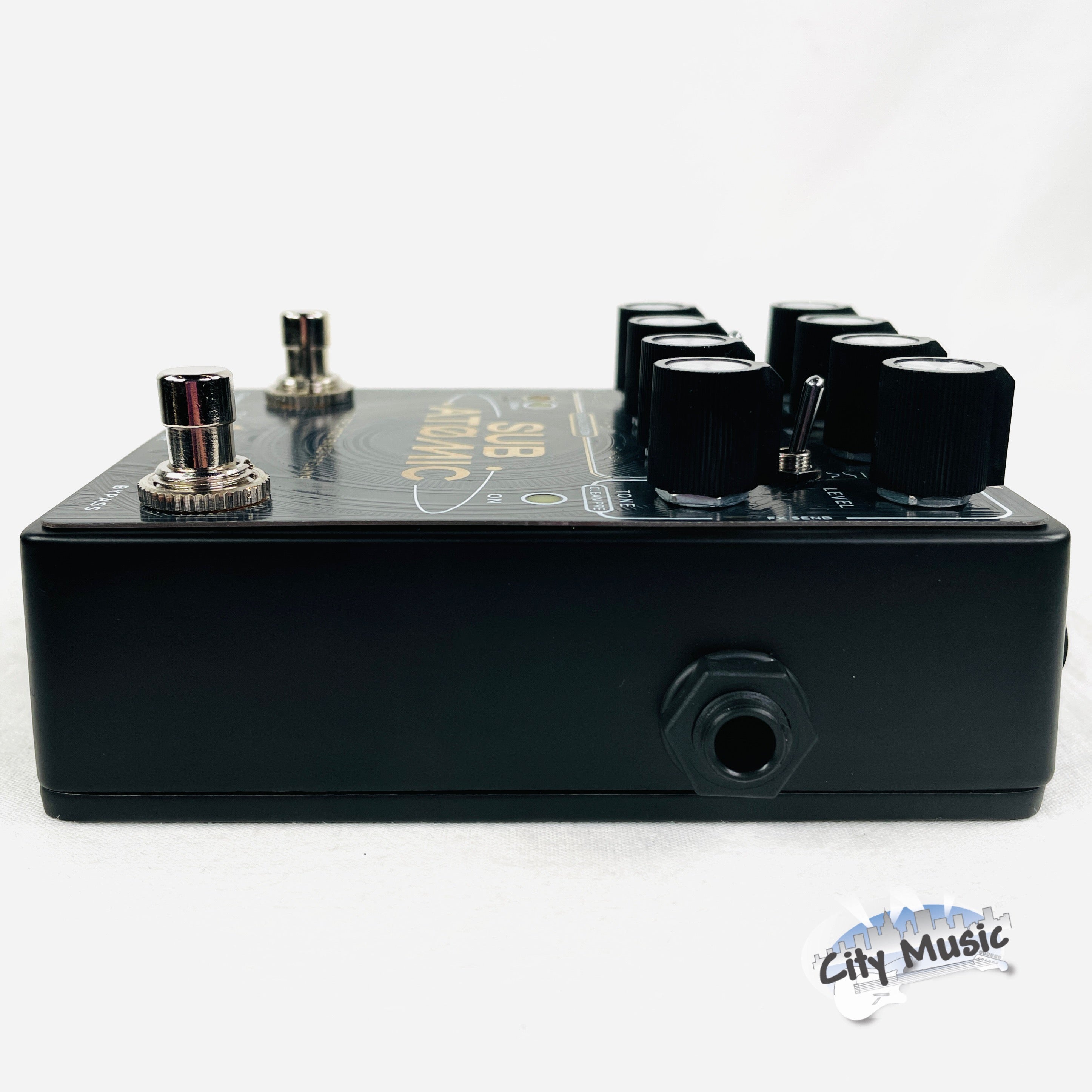 DSM & Humboldt Sub Atomic bass preamp pedal — alternate view