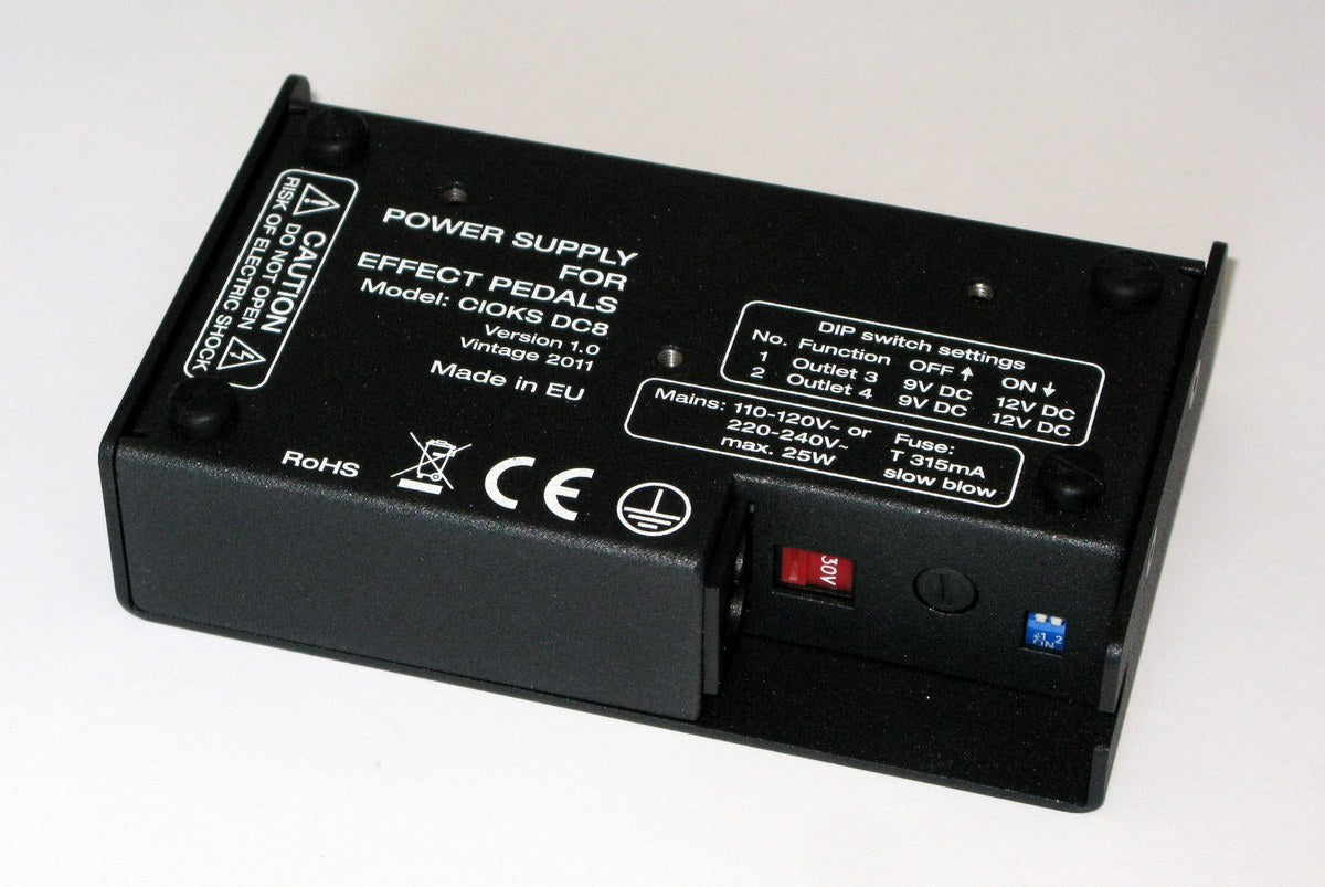 CIOKS DC8 pedal power supply — mounting bracket detail