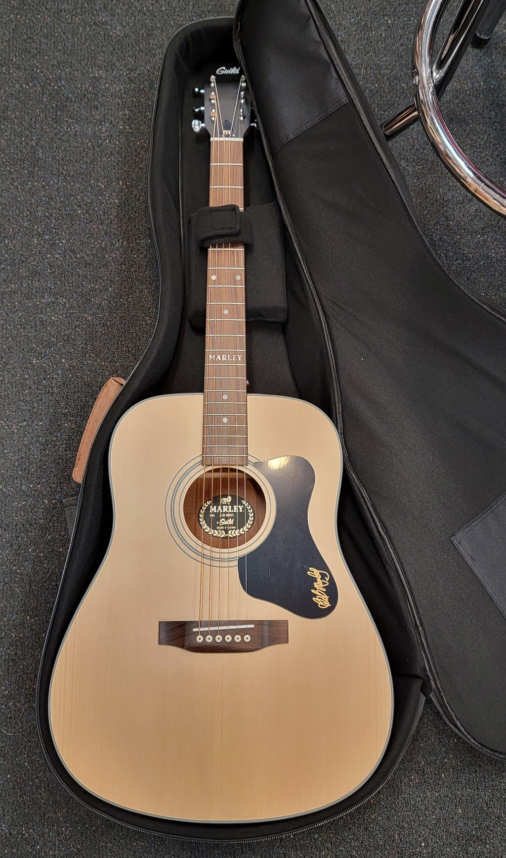 Guild A-20 Bob Marley Acoustic Guitar — side profile, dreadnought body shape