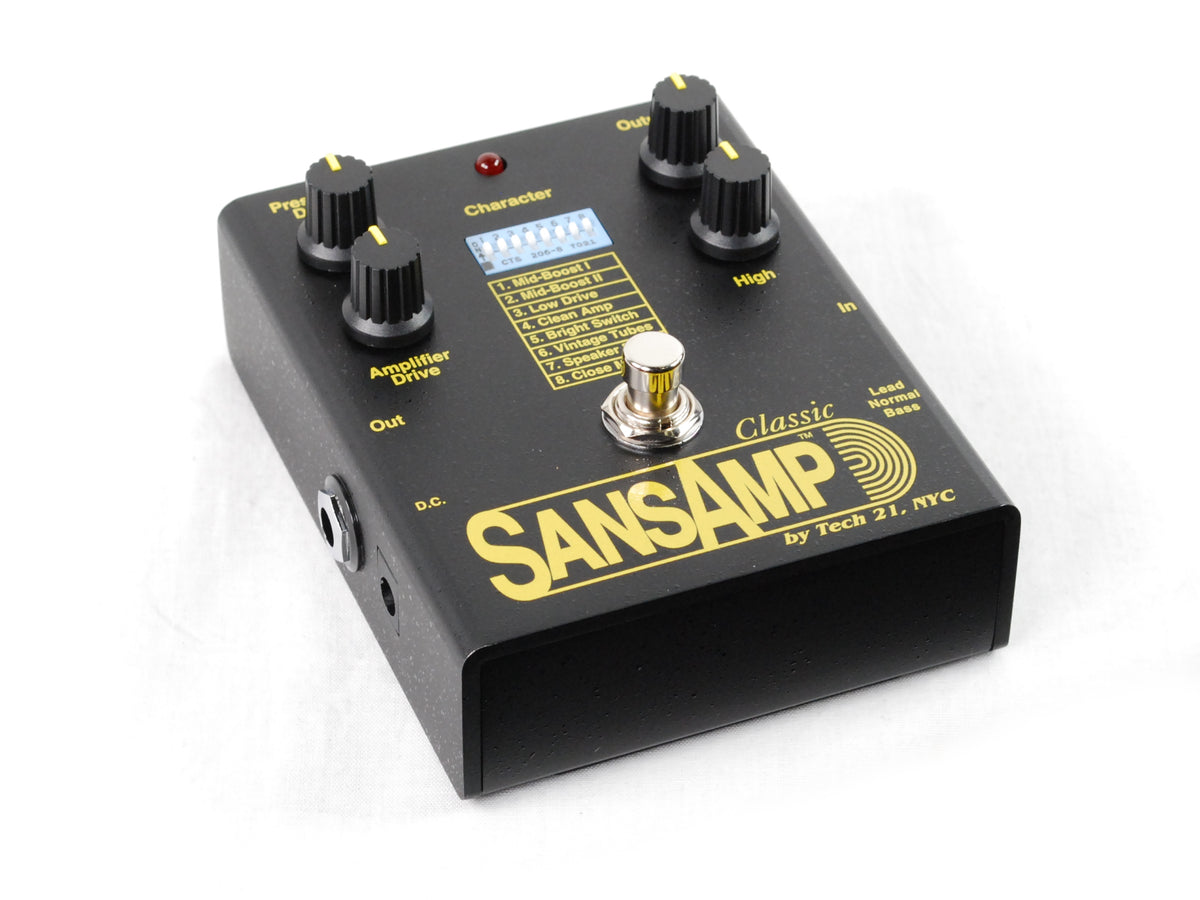 Tech 21 SA1 SansAmp Classic amp emulator pedal — control knobs detail