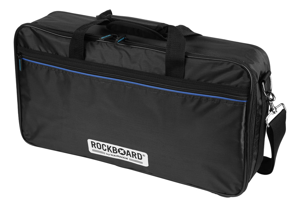 RockBoard TRES 3.1 guitar effects pedalboard with gig bag detail