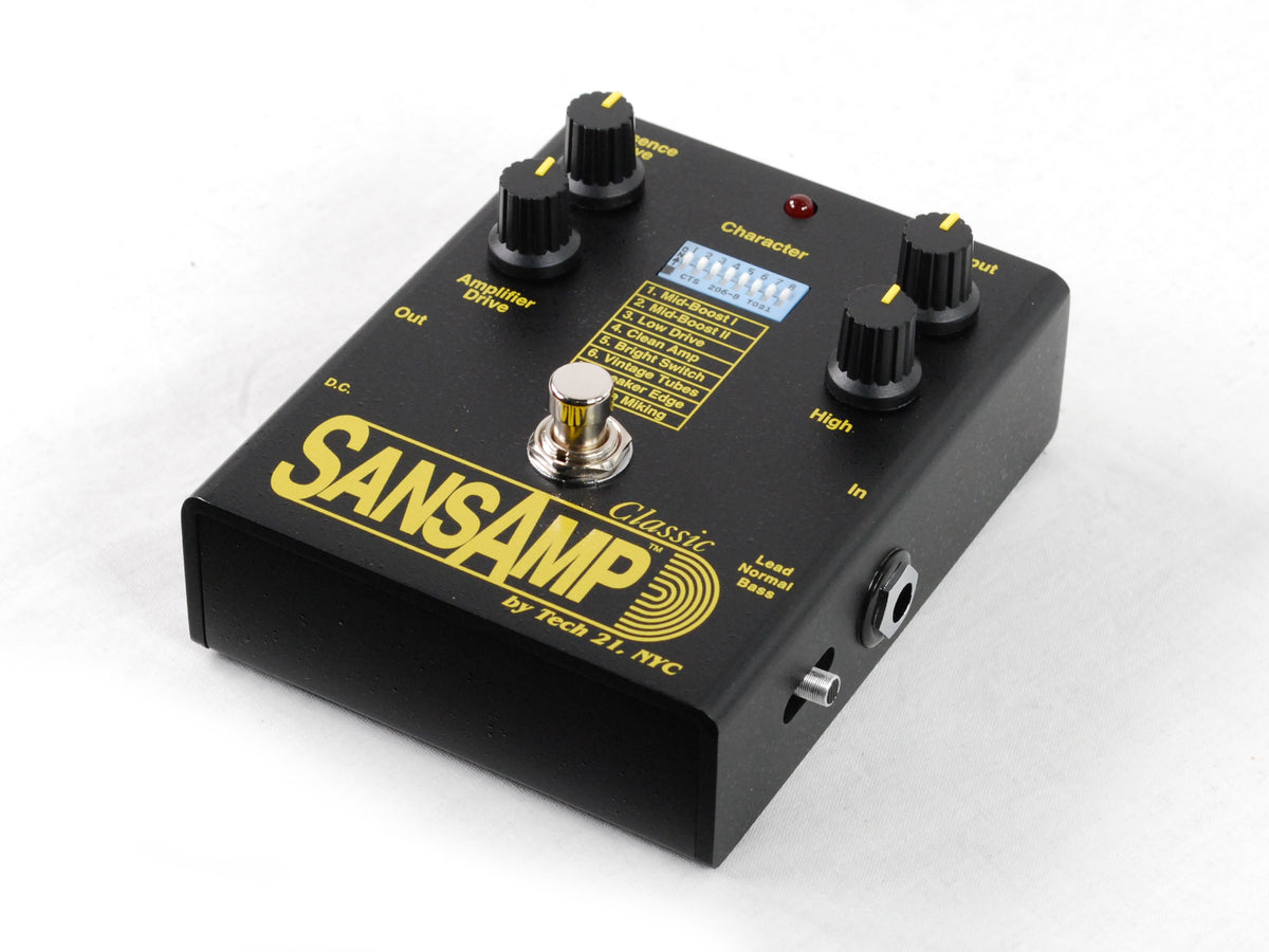 Tech 21 SA1 SansAmp Classic amp emulator pedal — input and output jacks
