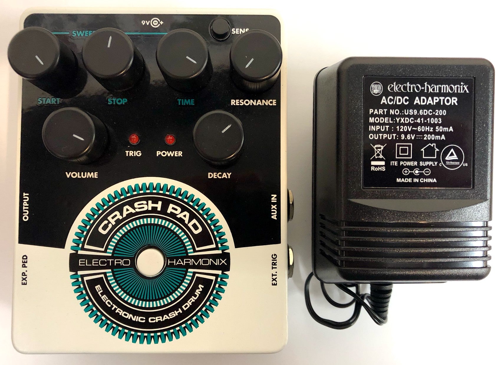Electro-Harmonix Crash Pad drum synth pedal — control knobs detail
