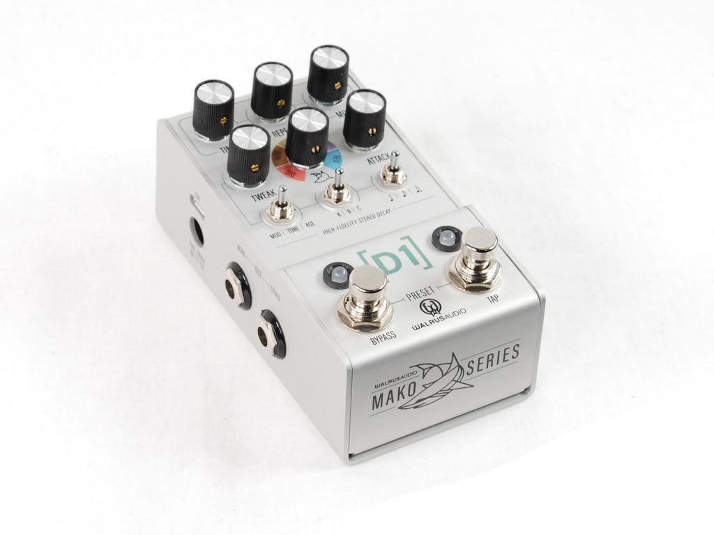 Walrus Audio MAKO D1 V2 delay pedal — control knobs detail
