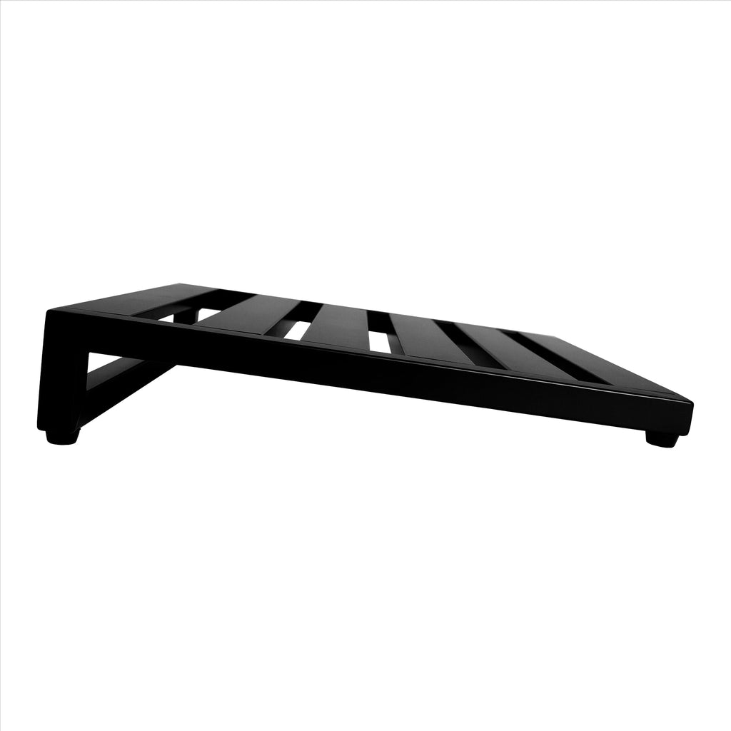 Pedaltrain XD-18 pedalboard — three metal patch cables included