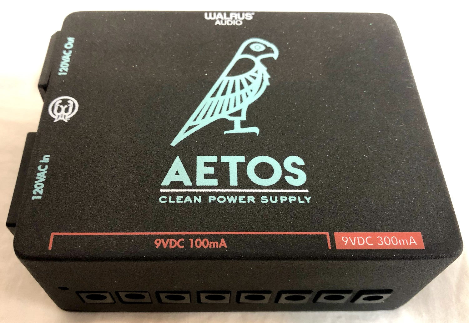 Walrus Audio Aetos V2 power supply — 9VDC output panel detail