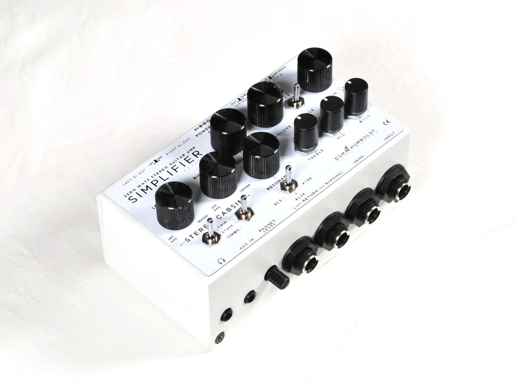 DSM & Humboldt Simplifier Classic amp cab simulator — angled view