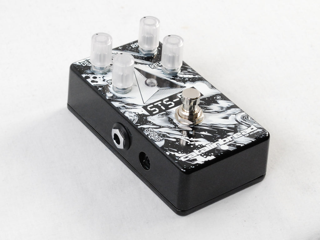Catalinbread STS-88 pedal — control knobs Depth Rate Mix Reverb close-up