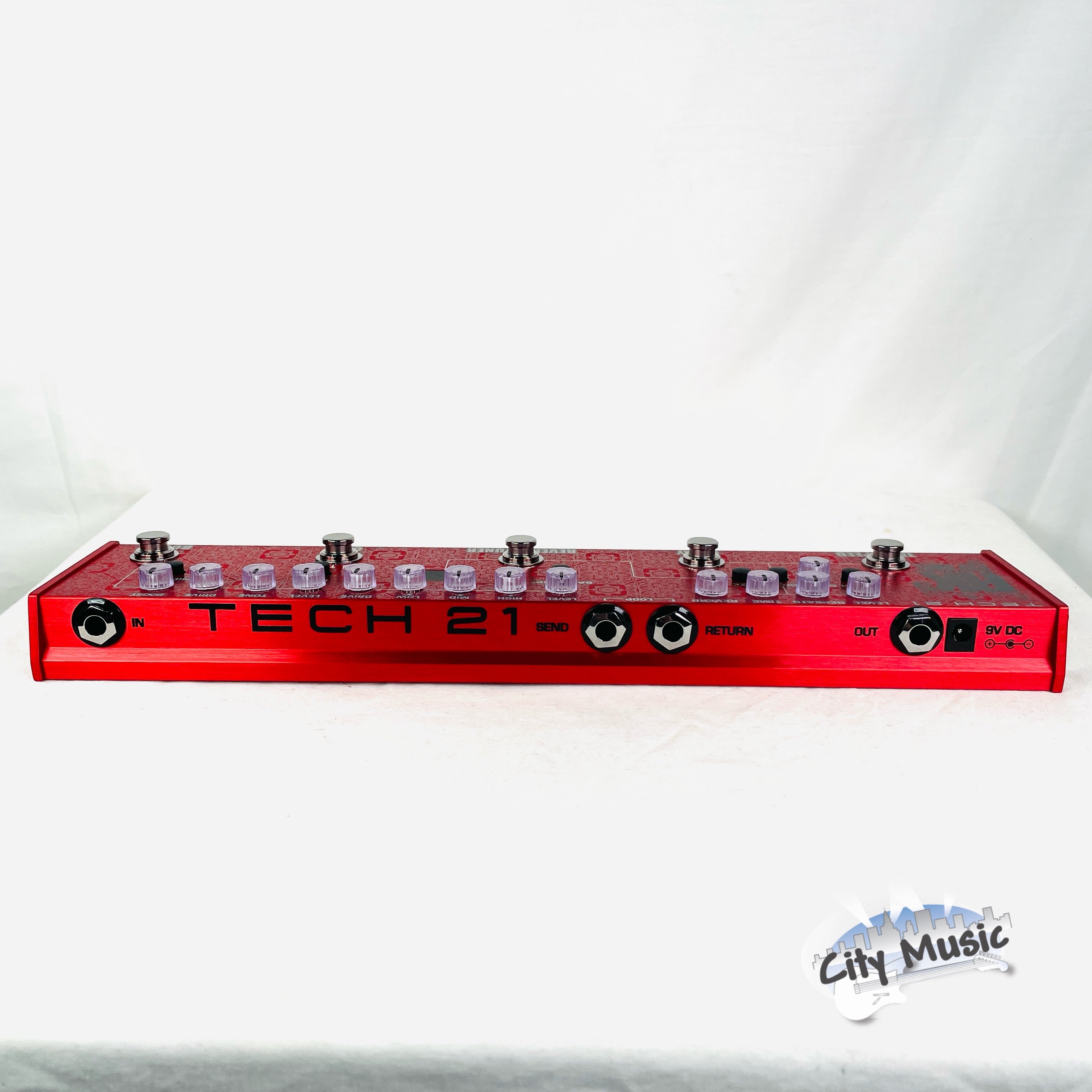 Used Tech 21 RK5 V3 Richie Kotzen Fly Rig SansAmp pedal — footswitch detail