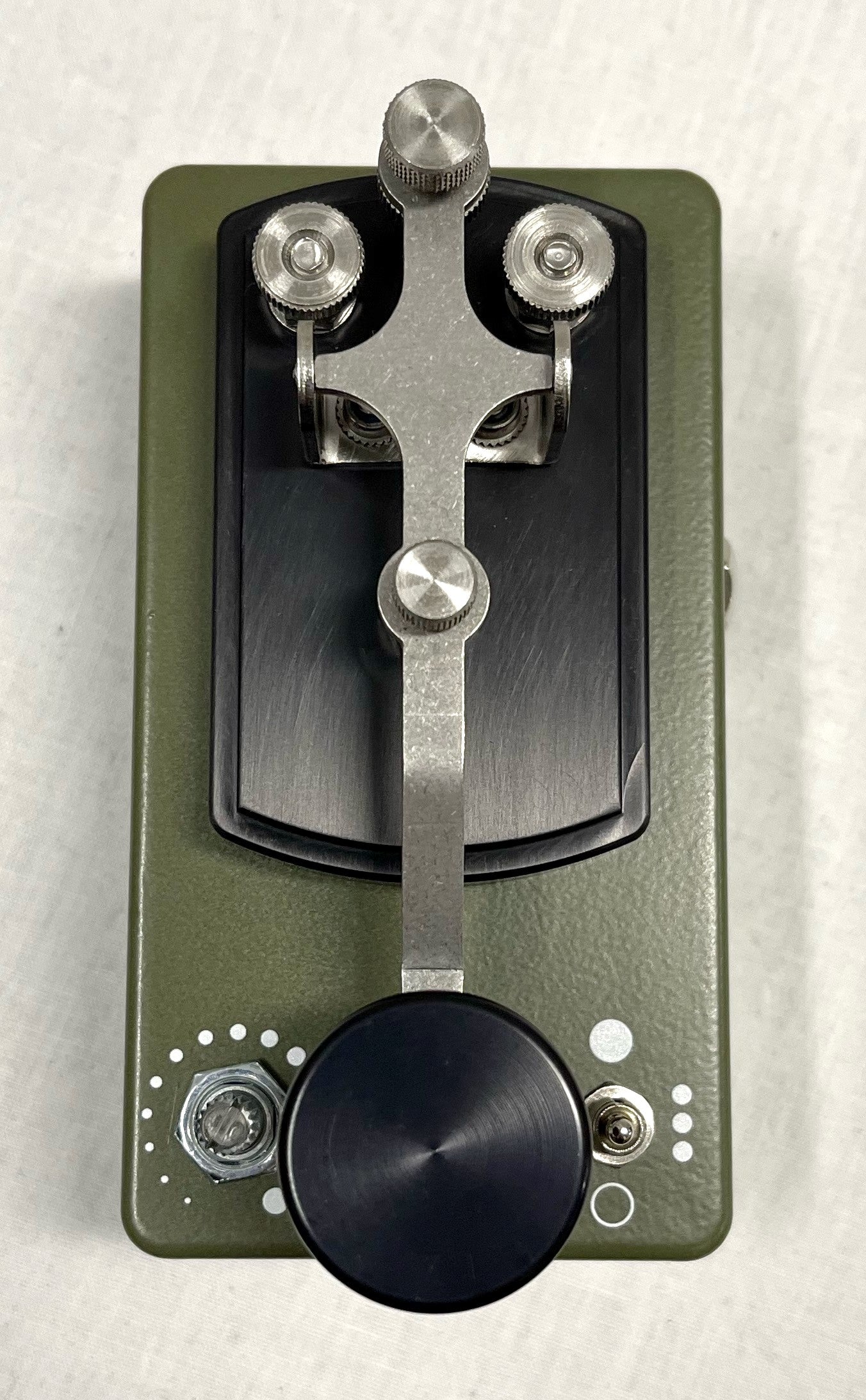 Coppersound Telegraph V2 killswitch pedal — detail of all-metal hardware