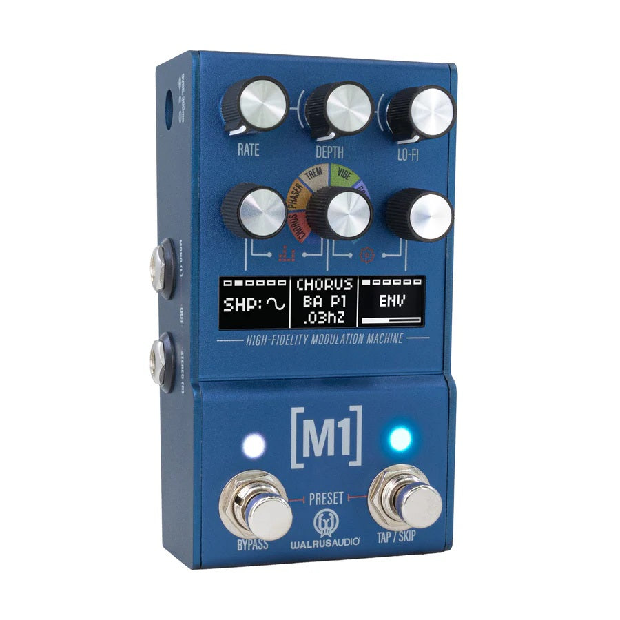 Walrus Audio MAKO M1 MKII — Rate, Depth and Lo-Fi knobs close-up