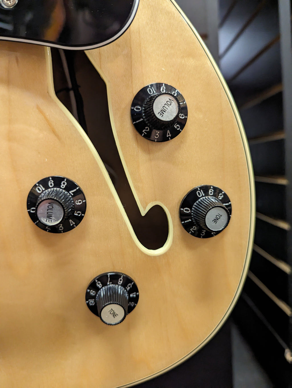 Squier Classic Vibe Starcaster Natural — neck and fingerboard