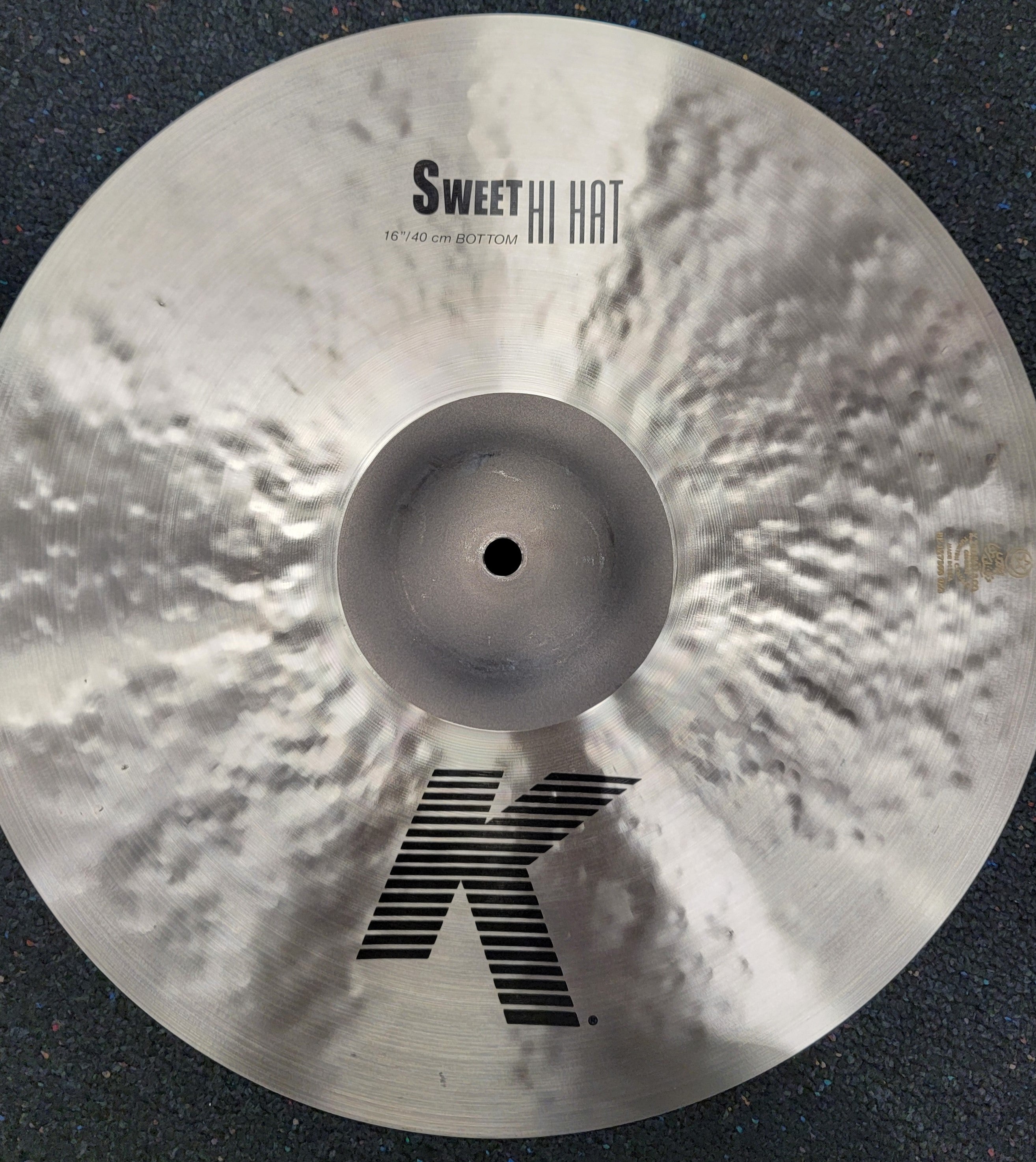 Zildjian K0726 K Sweet Hi-Hat - close up of unlathed bell