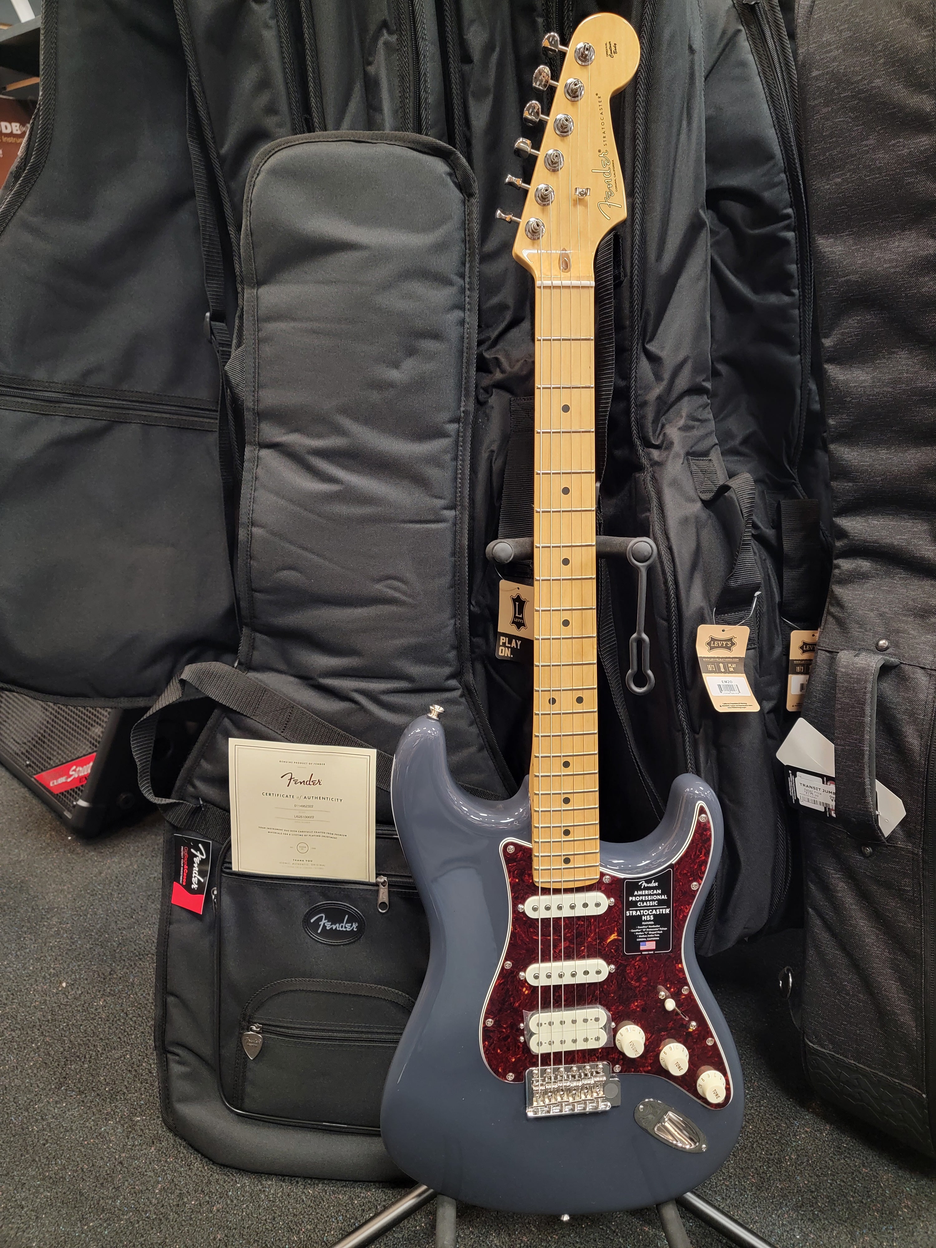 Brand New Fender Made in the USA American Professional Classic Stratocaster HSS Faded Black, W/Bag, Free Shipping!