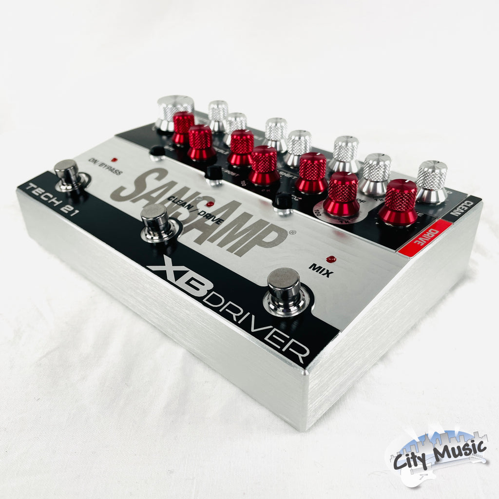 Tech 21 SansAmp XB Driver bass preamp pedal — rear jacks view