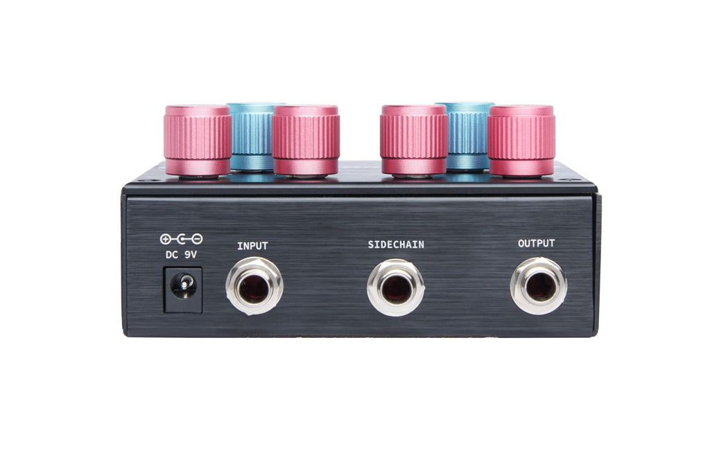 Pigtronix Gloamer volume swell pedal — input and output jacks