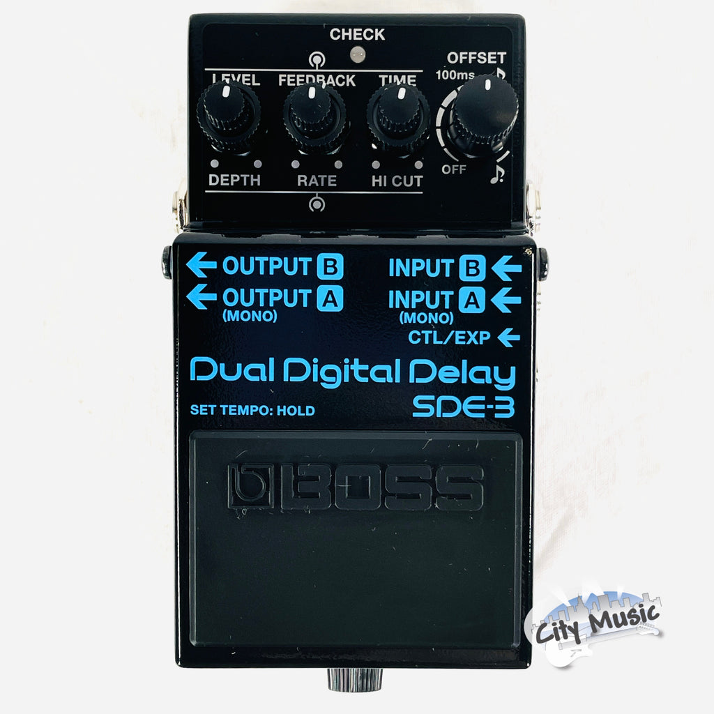 Boss SDE-3 Dual Digital Delay pedal — black enclosure, control knobs