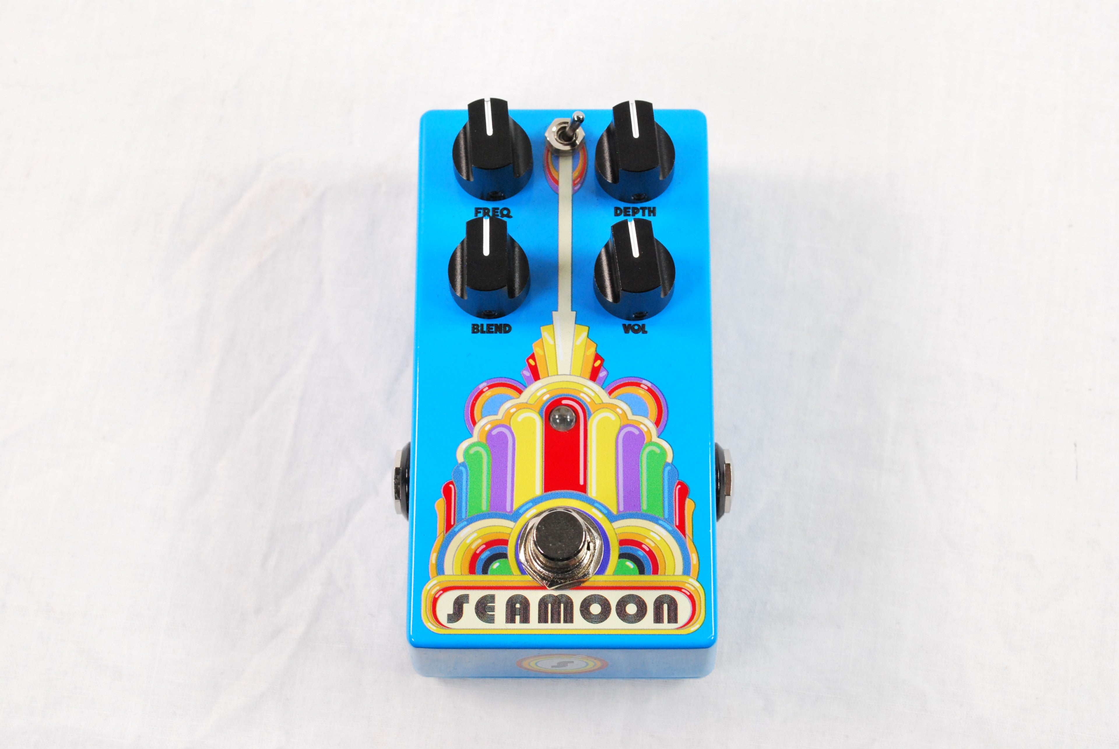 Seamoon Funk Machine envelope filter pedal art-deco graphic detail