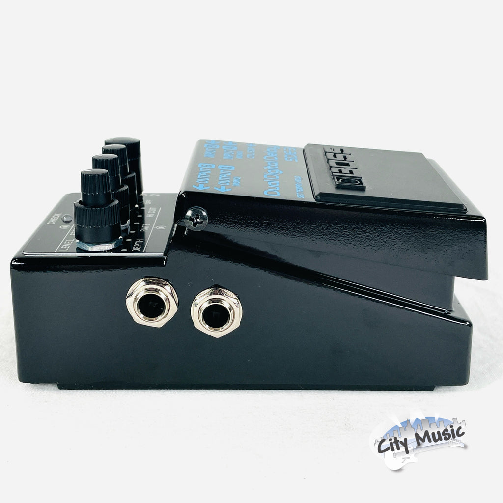 Boss SDE-3 Dual Digital Delay pedal — black enclosure detail view