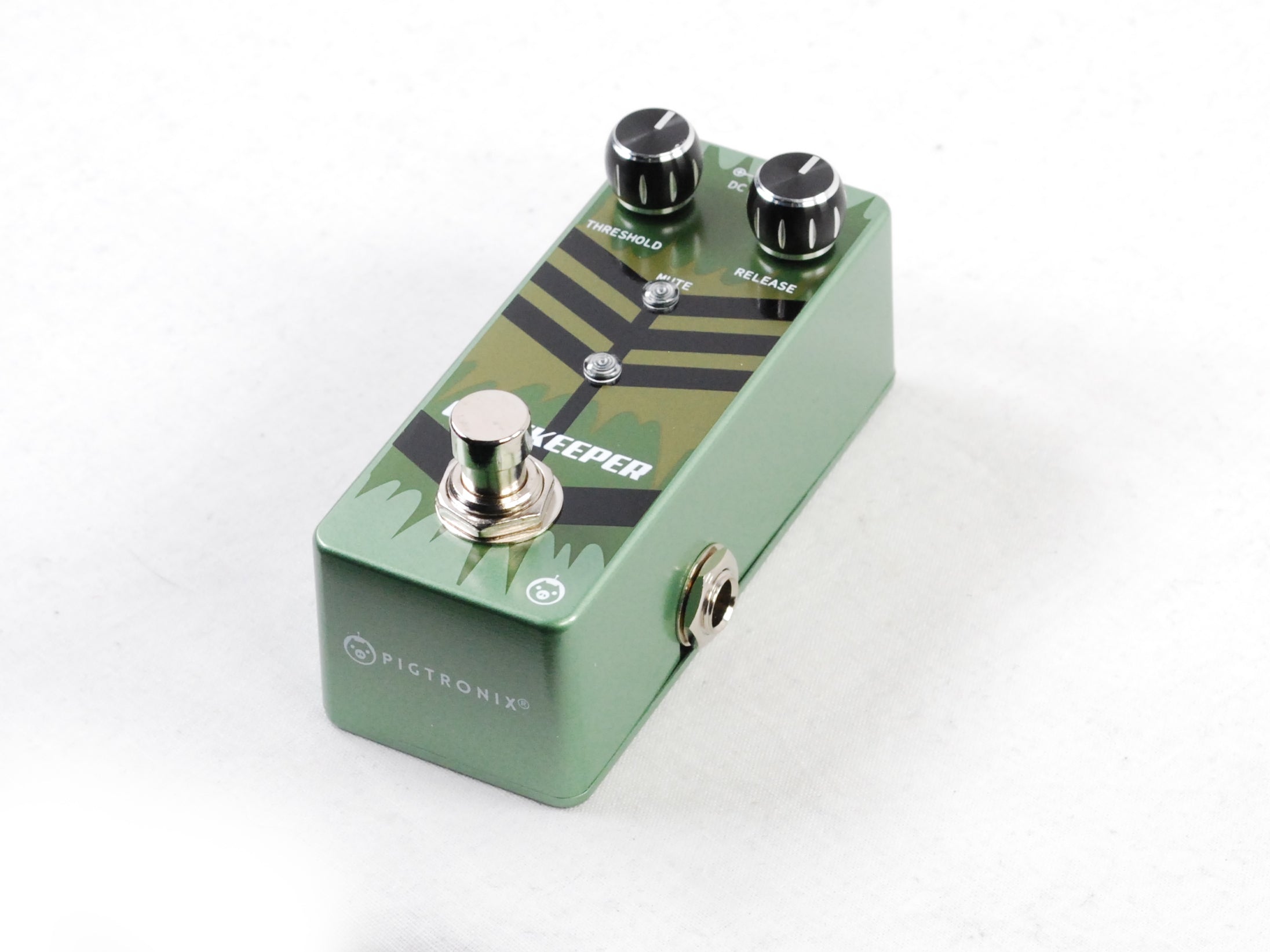 Pigtronix Gatekeeper Micro noise gate — compact micro pedal detail