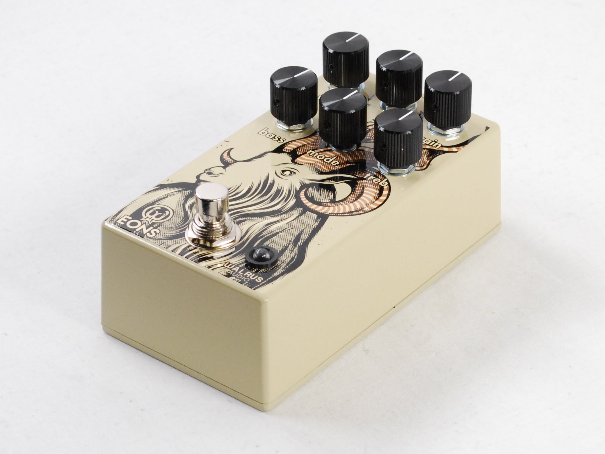 Walrus Audio Eons fuzz pedal — top control knob detail