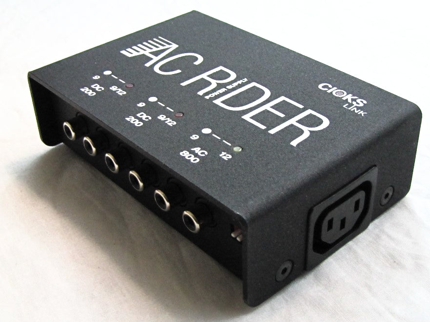 CIOKS AC Rider Link power supply - front outlet panel