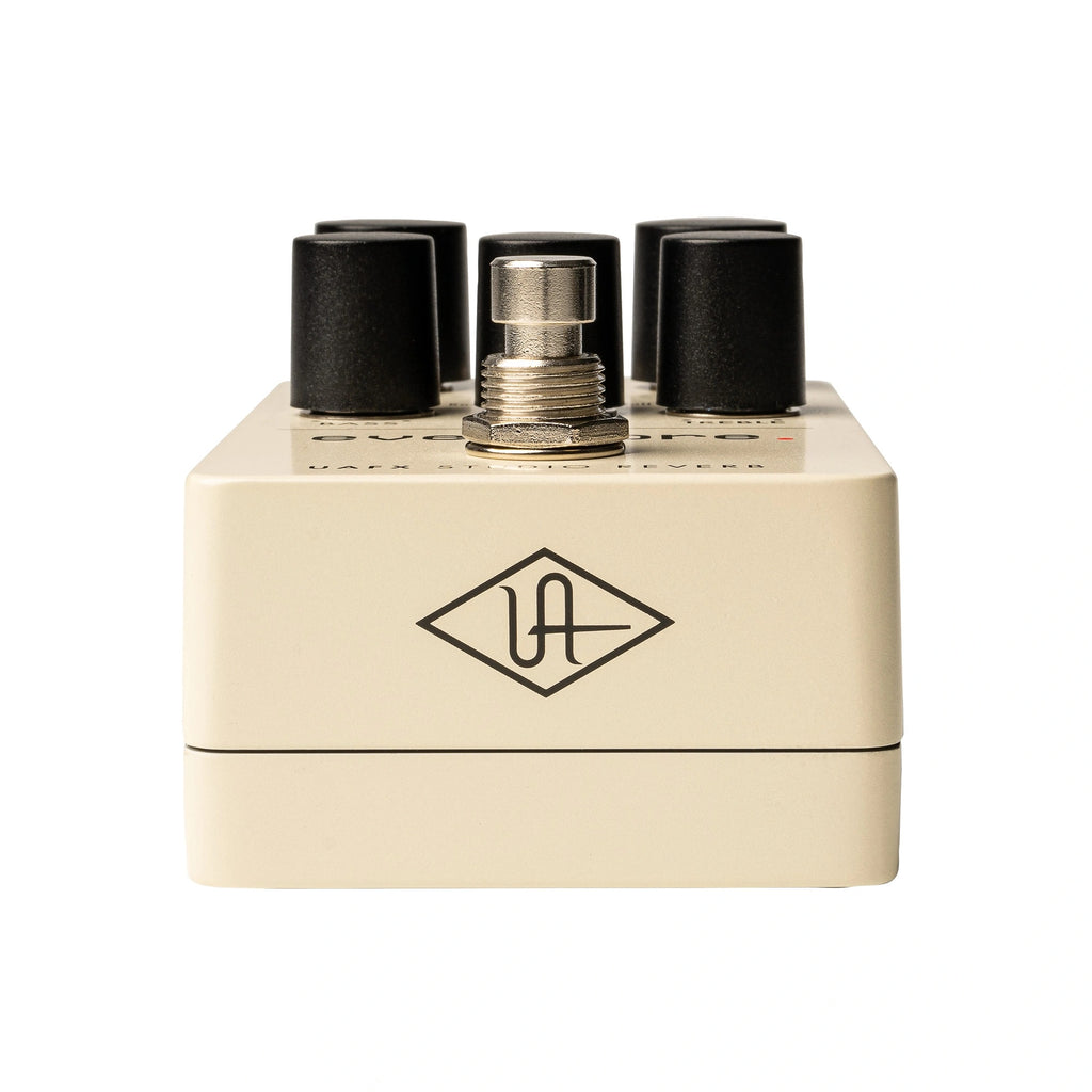 Universal Audio Evermore reverb pedal — rear jacks detail