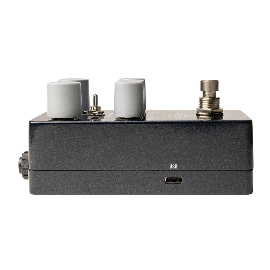 Universal Audio UAFX Orion tape echo delay pedal — packaging and accessories