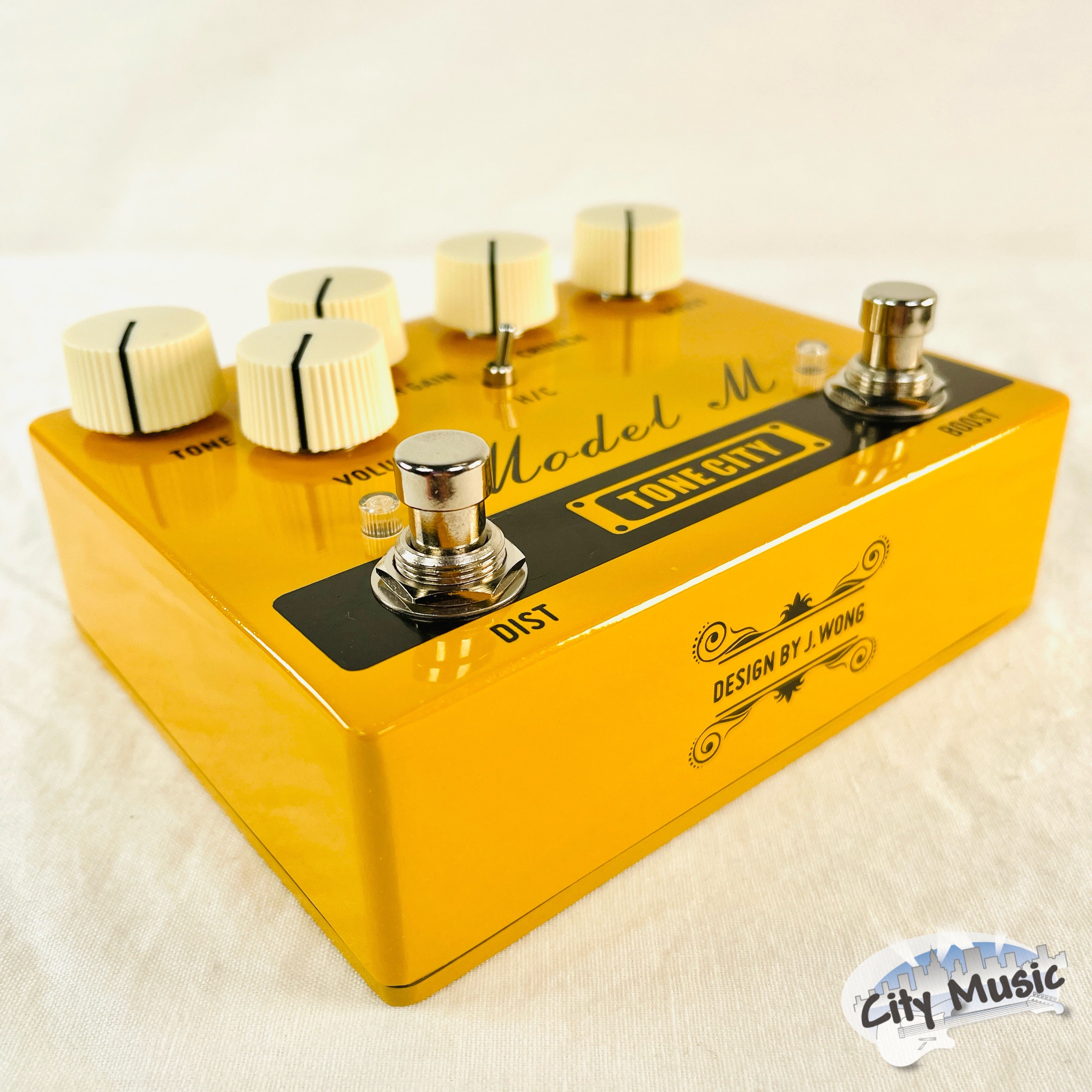 Tone City TC-T32 Model M distortion pedal — side profile