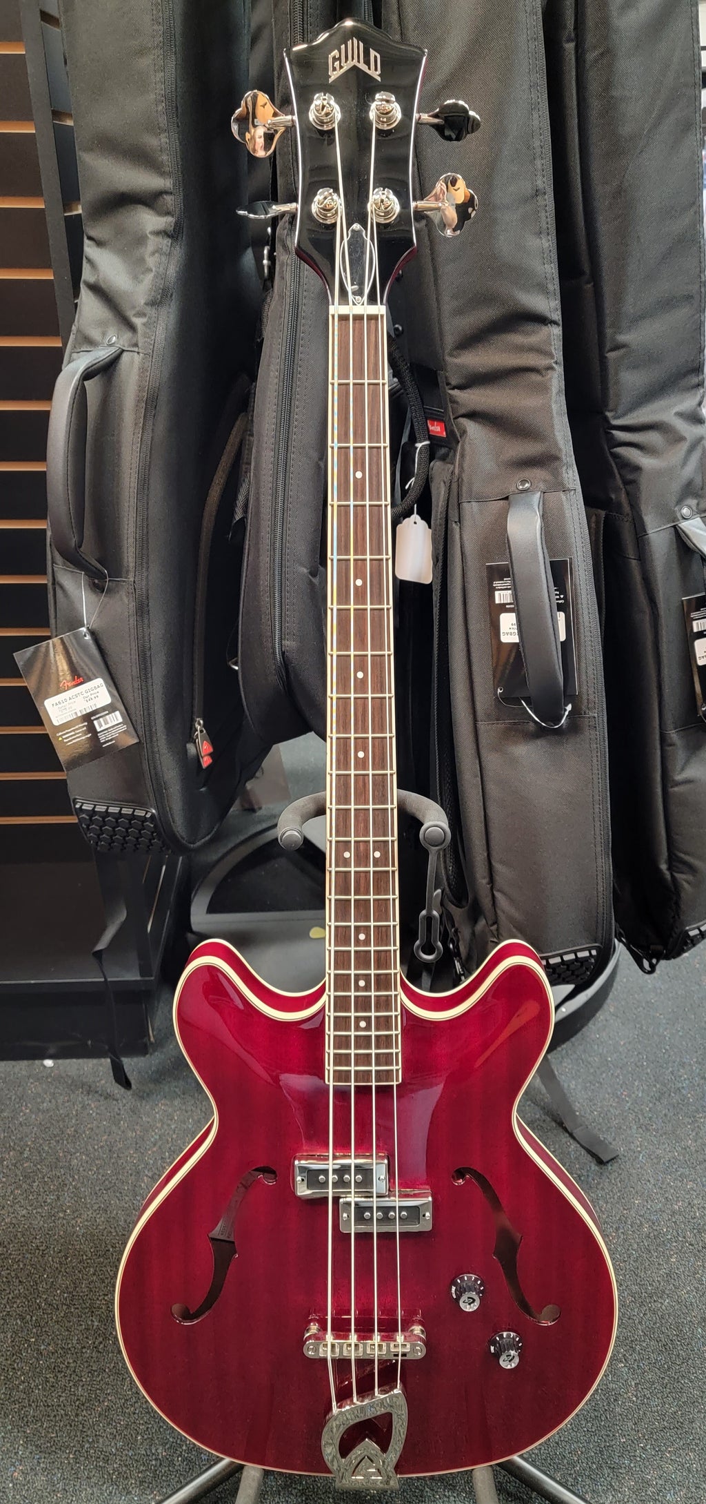 Guild Starfire I Cherry Red bass headstock