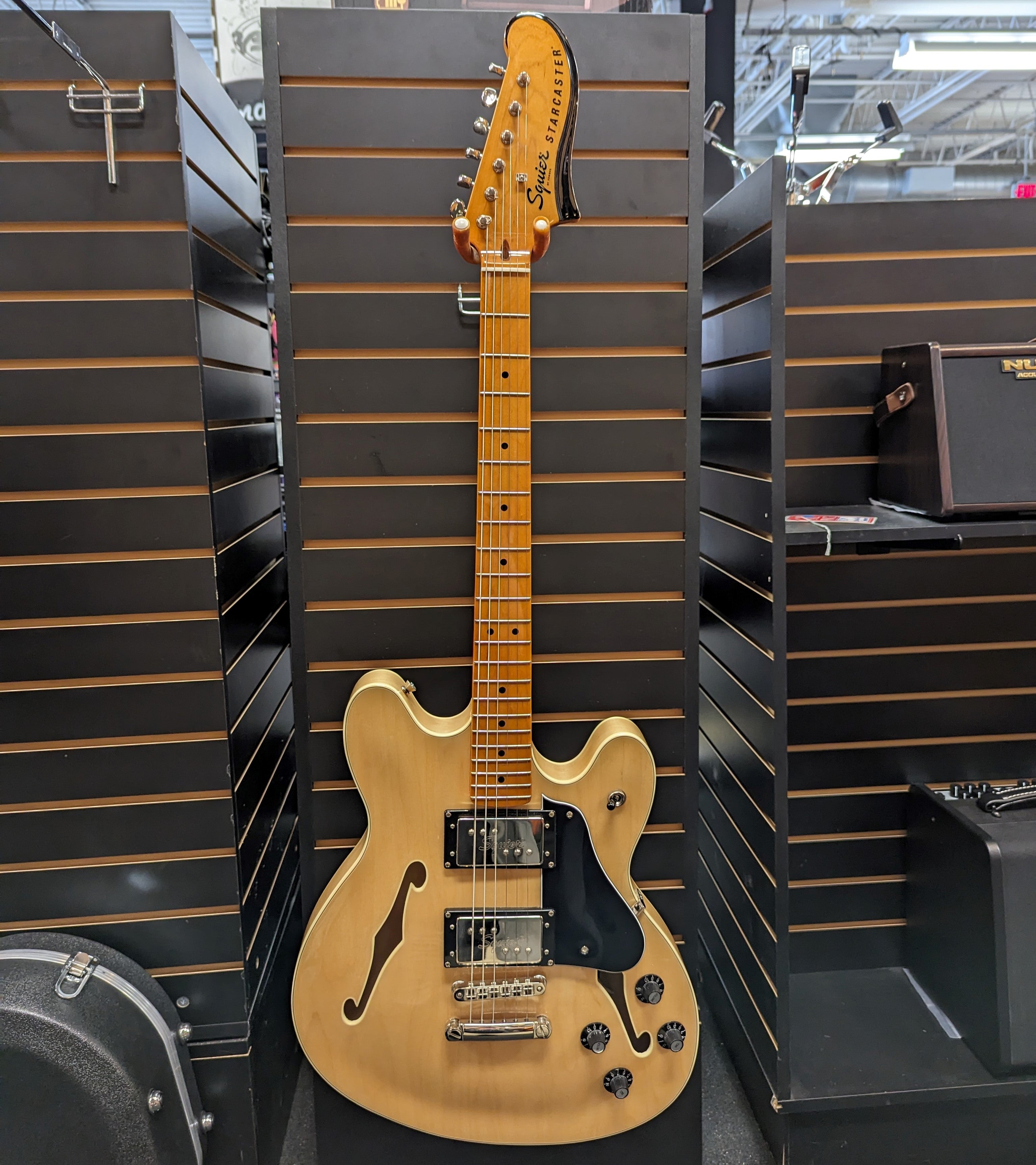 Squier Classic Vibe Starcaster Natural — front view, semi-hollow electric guitar