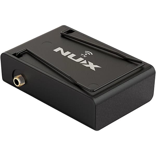 NUX B-8 wireless system — boot-up display screen