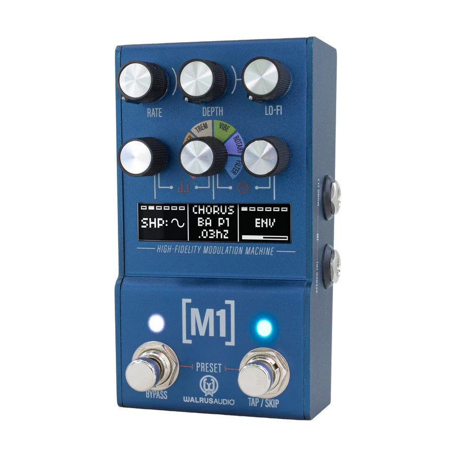 Walrus Audio MAKO M1 MKII — OLED screen showing Chorus mode at 0.03Hz
