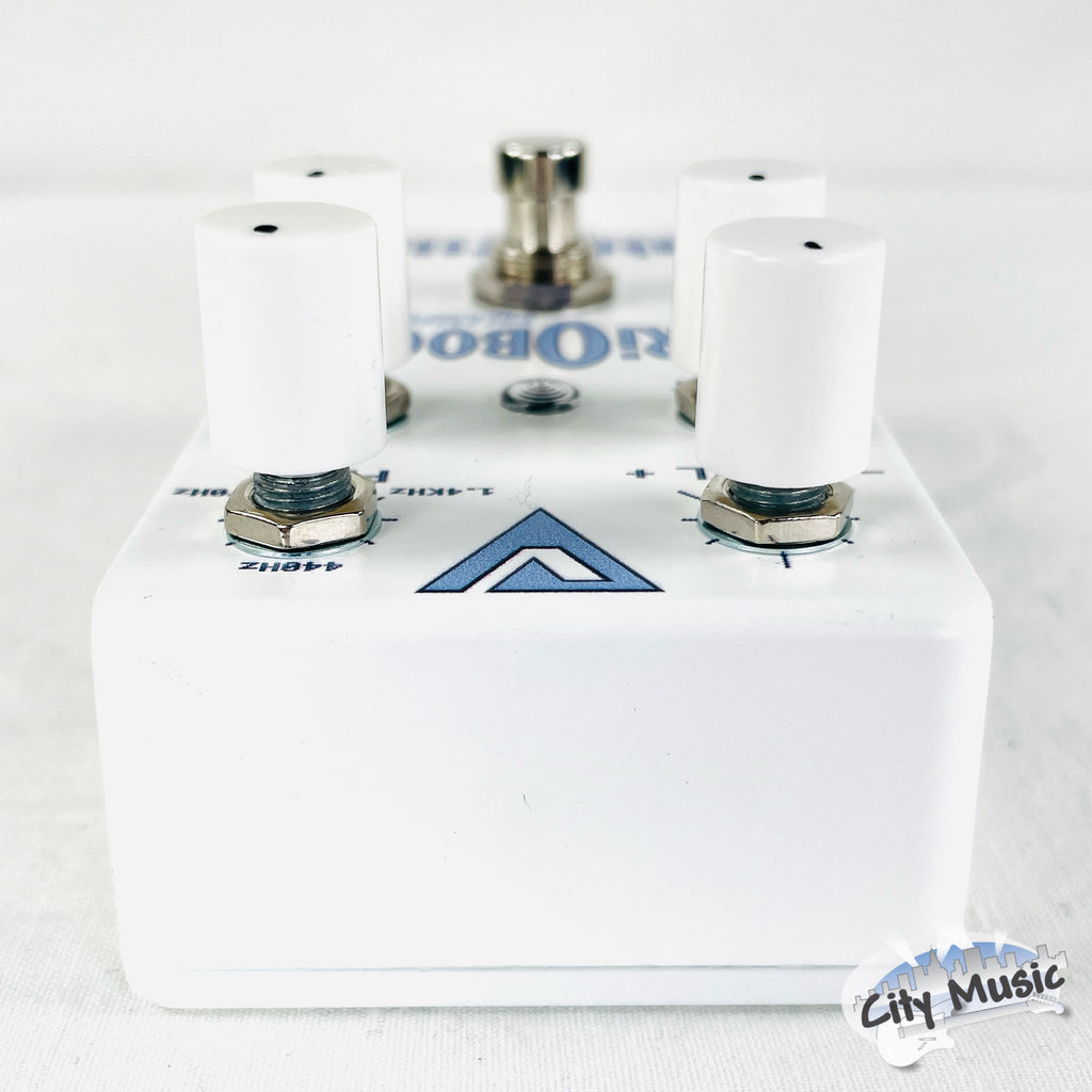 Catalinbread VariOboost preamp pedal - footswitch detail