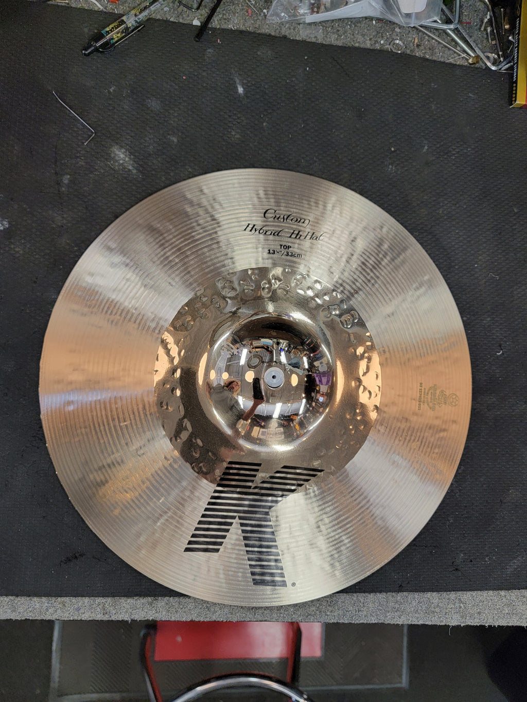 Zildjian K Custom Hybrid Hi-Hat K1213 - edge view chick contact area