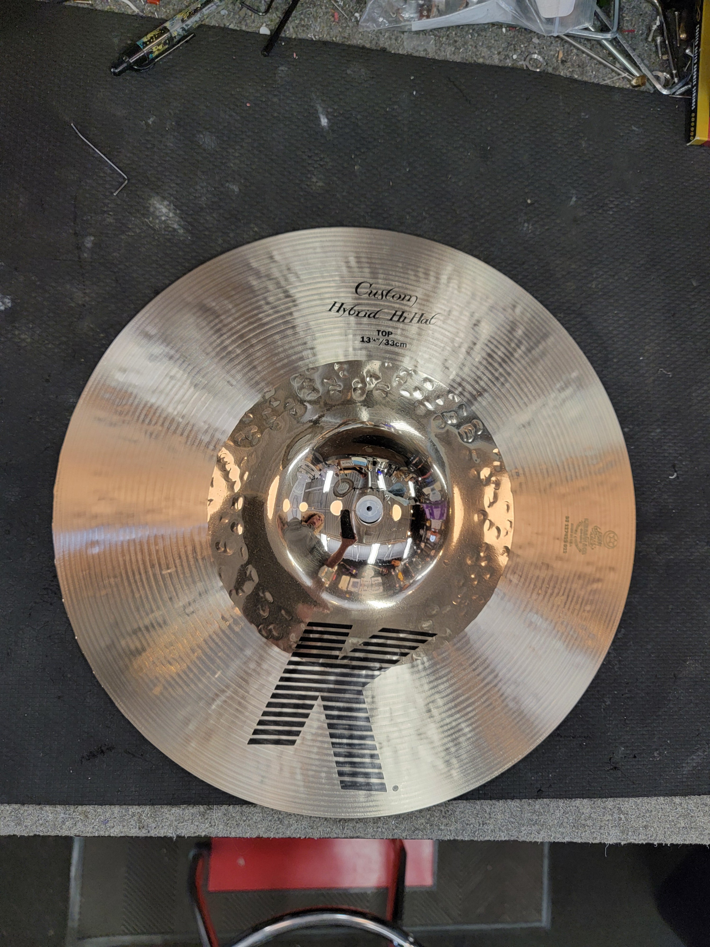 Zildjian K Custom Hybrid Hi-Hat K1213 - edge view chick contact area