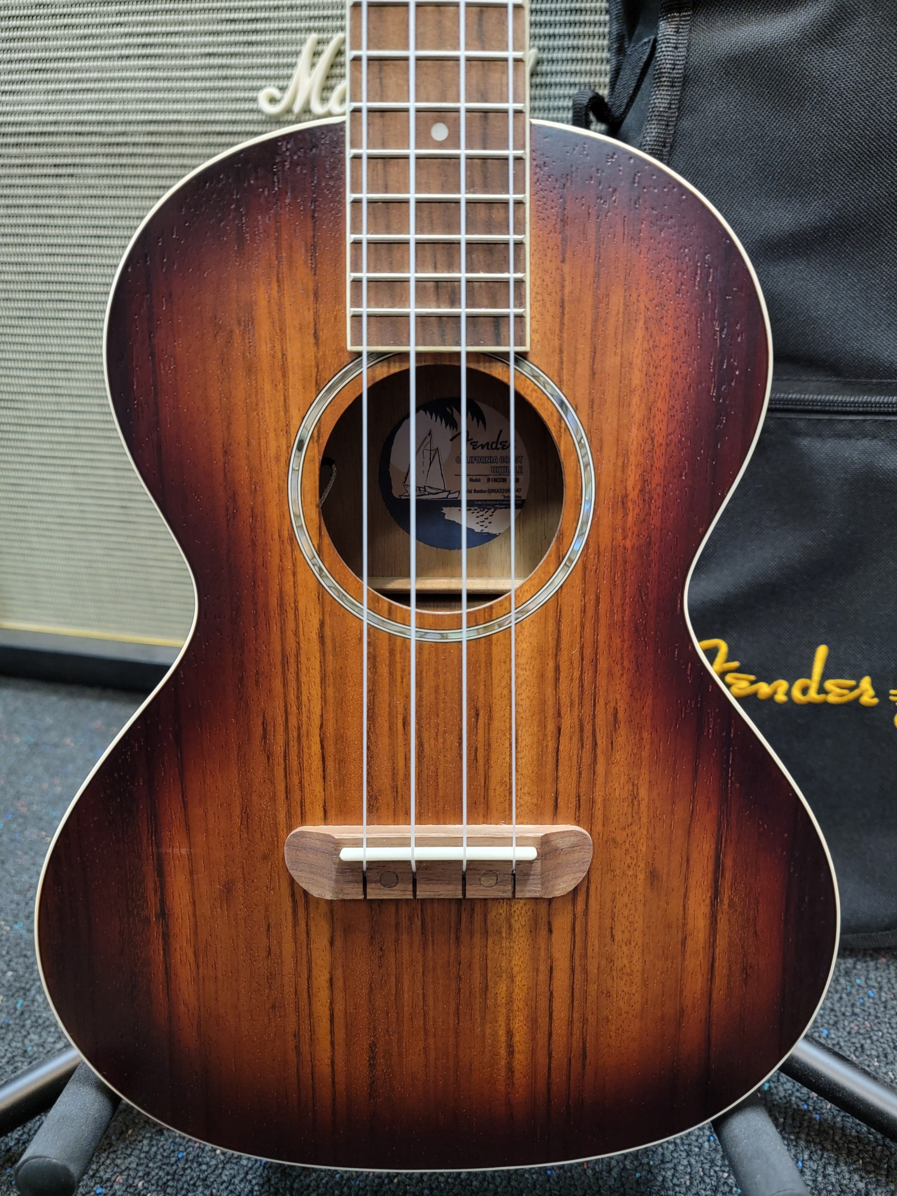Fender Rincon Tenor Ukulele — Aged Cognac Burst ovangkol body front