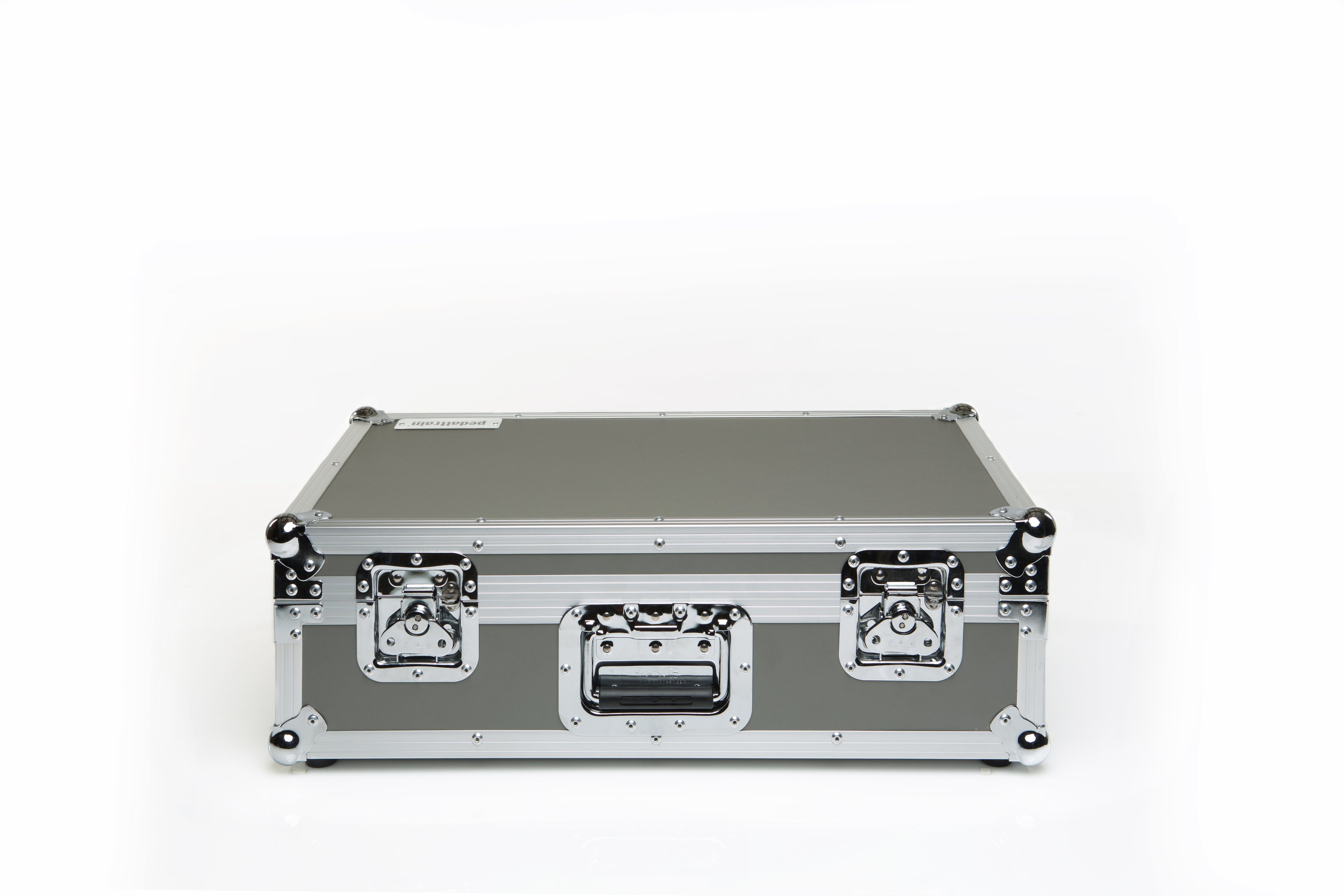 Pedaltrain Classic 2 - tour case latches and hardware detail