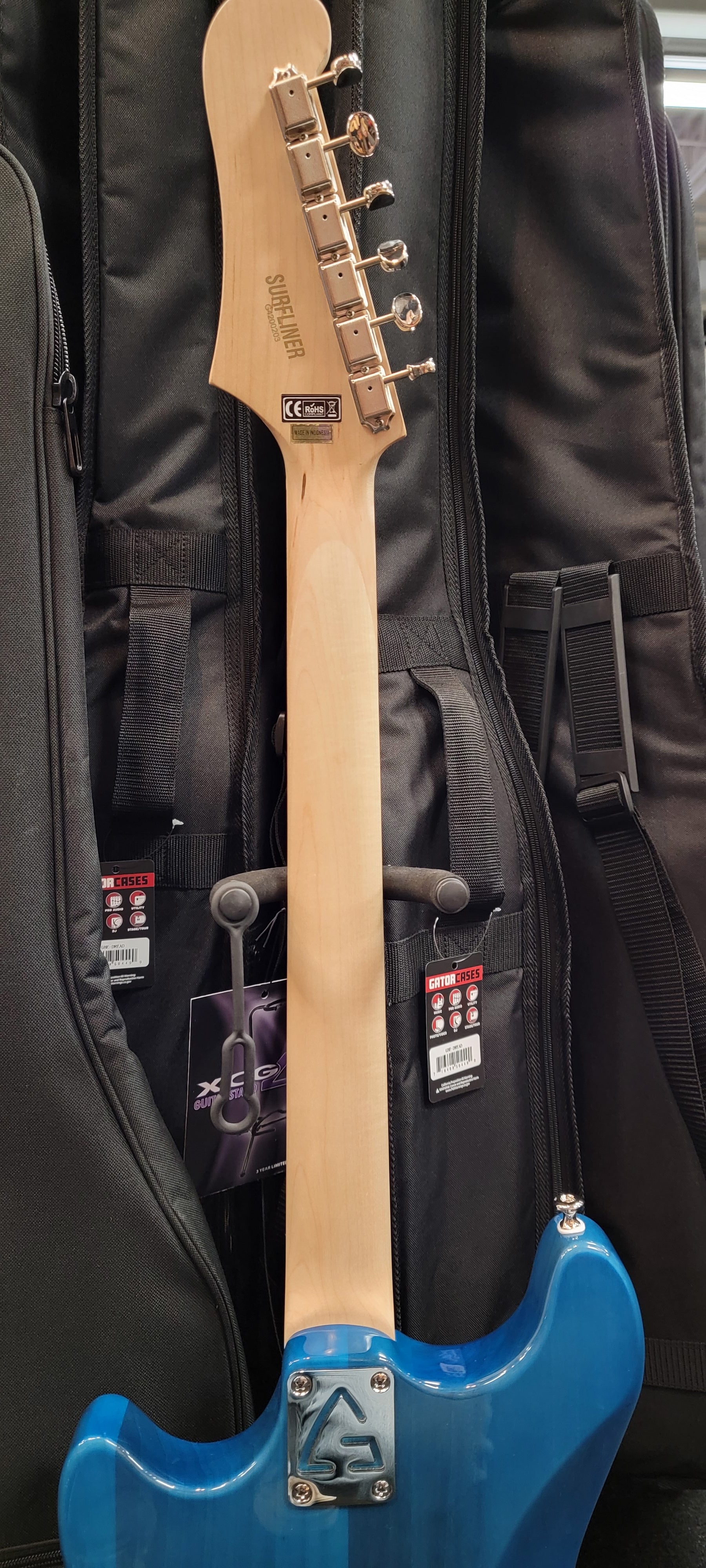 Guild Surfliner electric guitar — control knobs detail