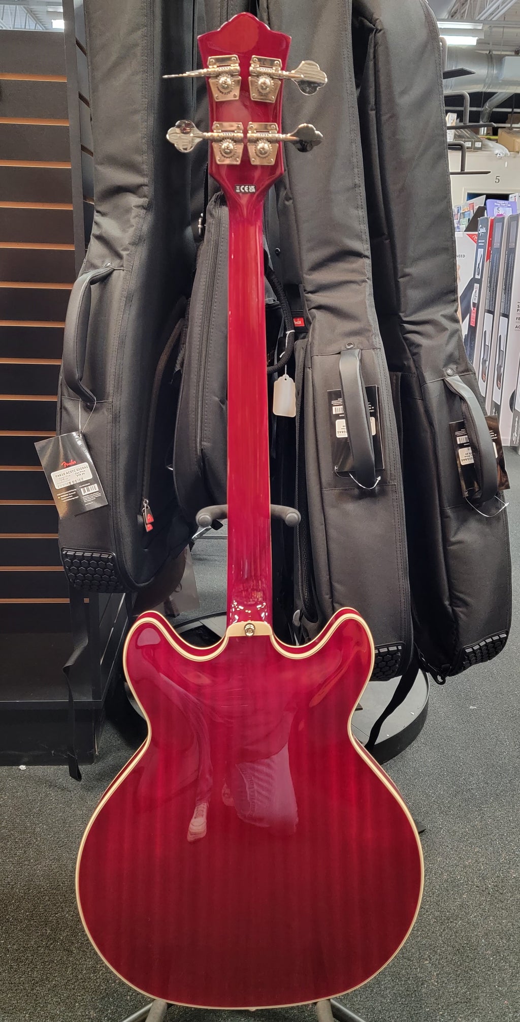Guild Starfire I Cherry Red bass fingerboard