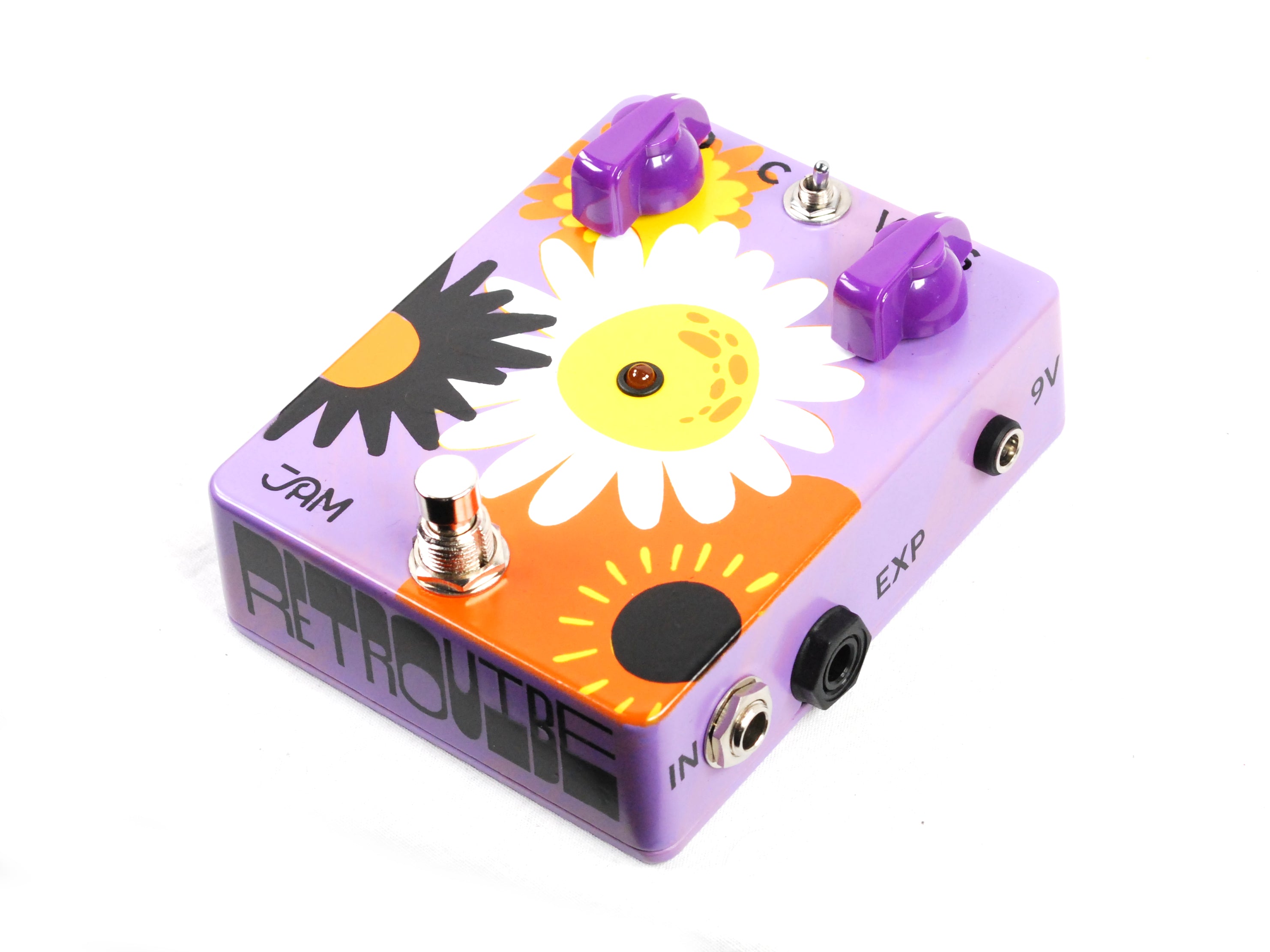JAM Pedals Retrovibe mk.3 univibe pedal — footswitch and side view