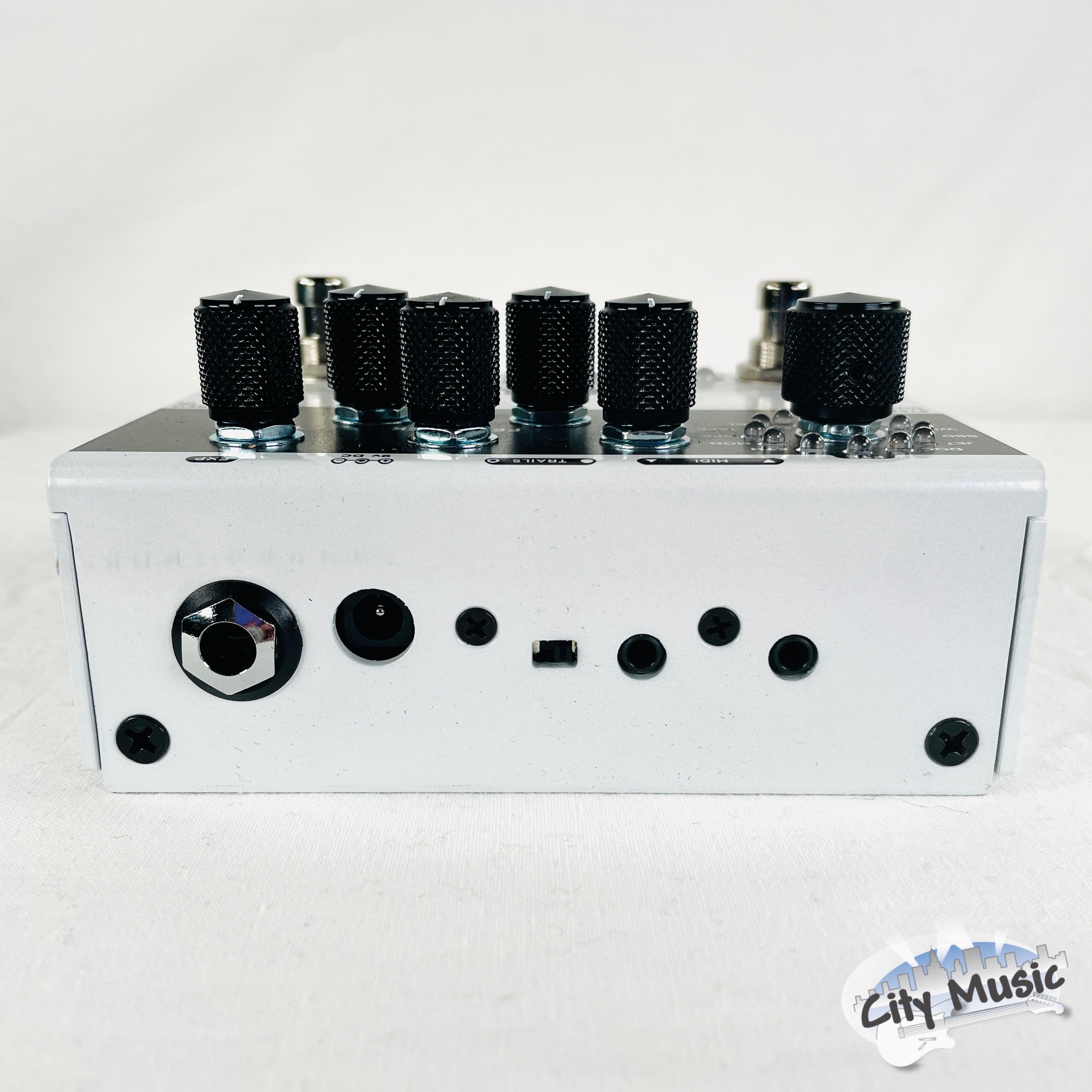 Used Wampler Metaverse pedal - bottom view with serial number