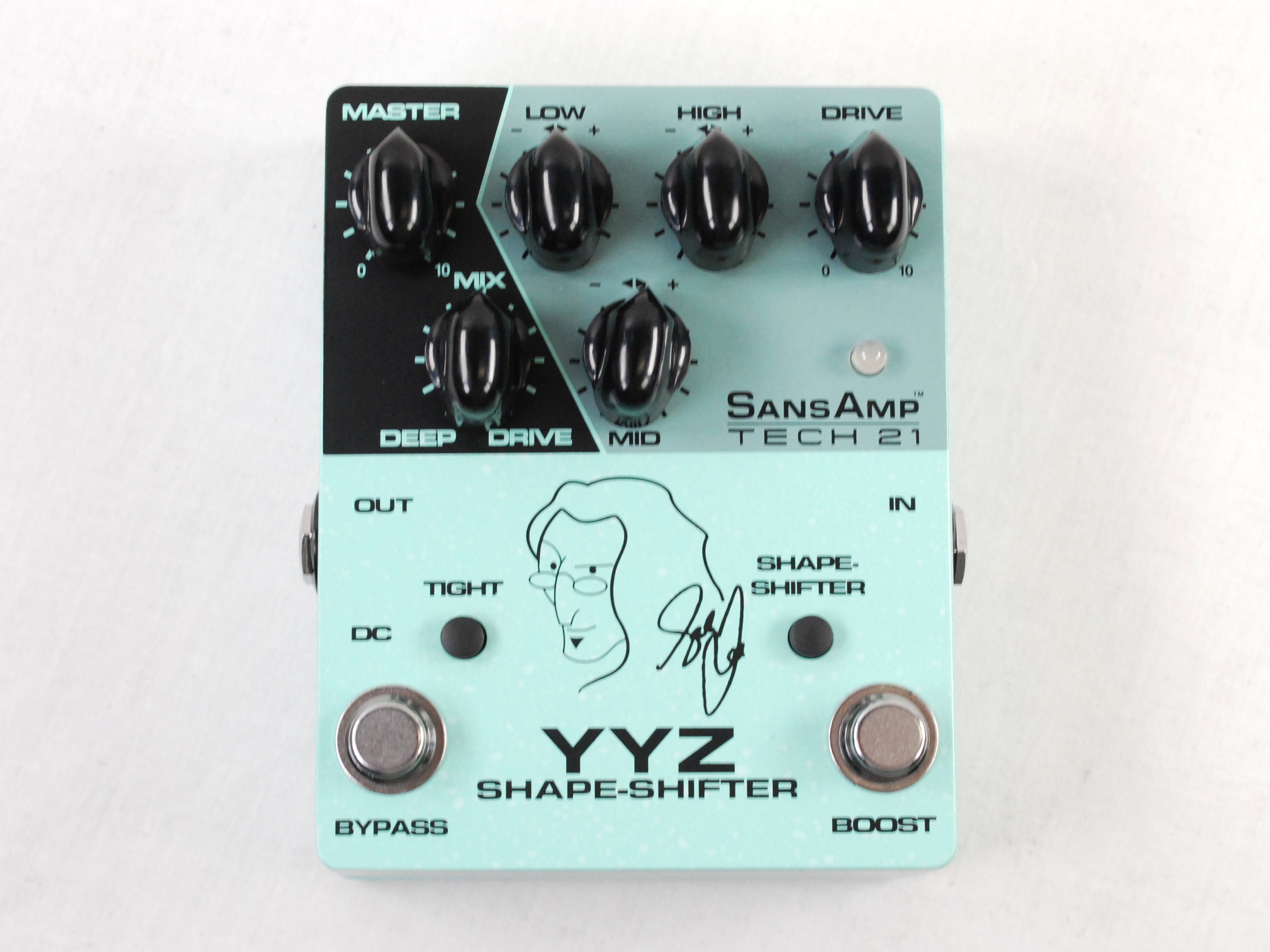 Tech 21 YYZ Shape-Shifter Geddy Lee SansAmp bass pedal control knobs detail