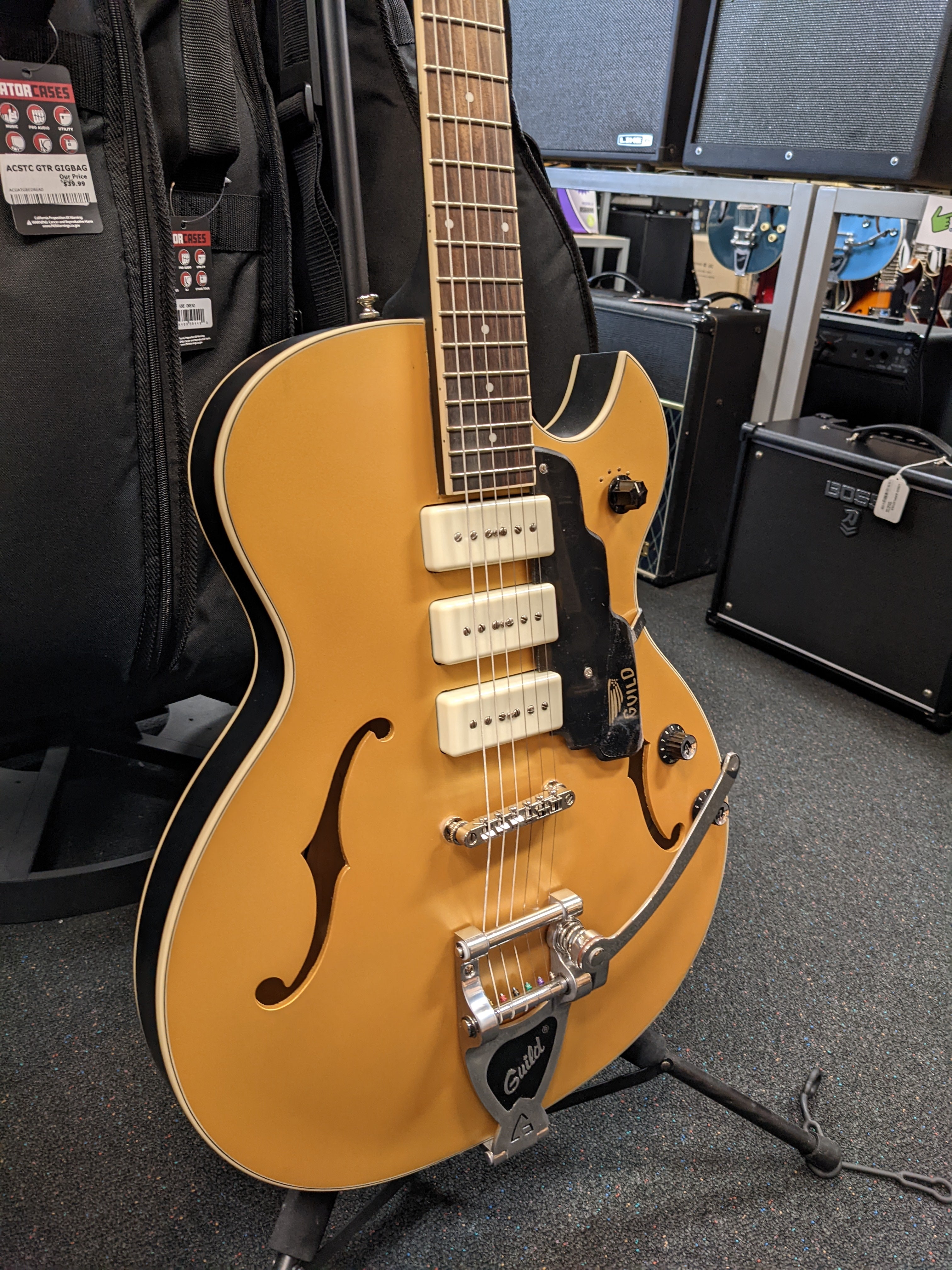 Guild Starfire I Jet90 Satin Gold guitar Vibrato tailpiece