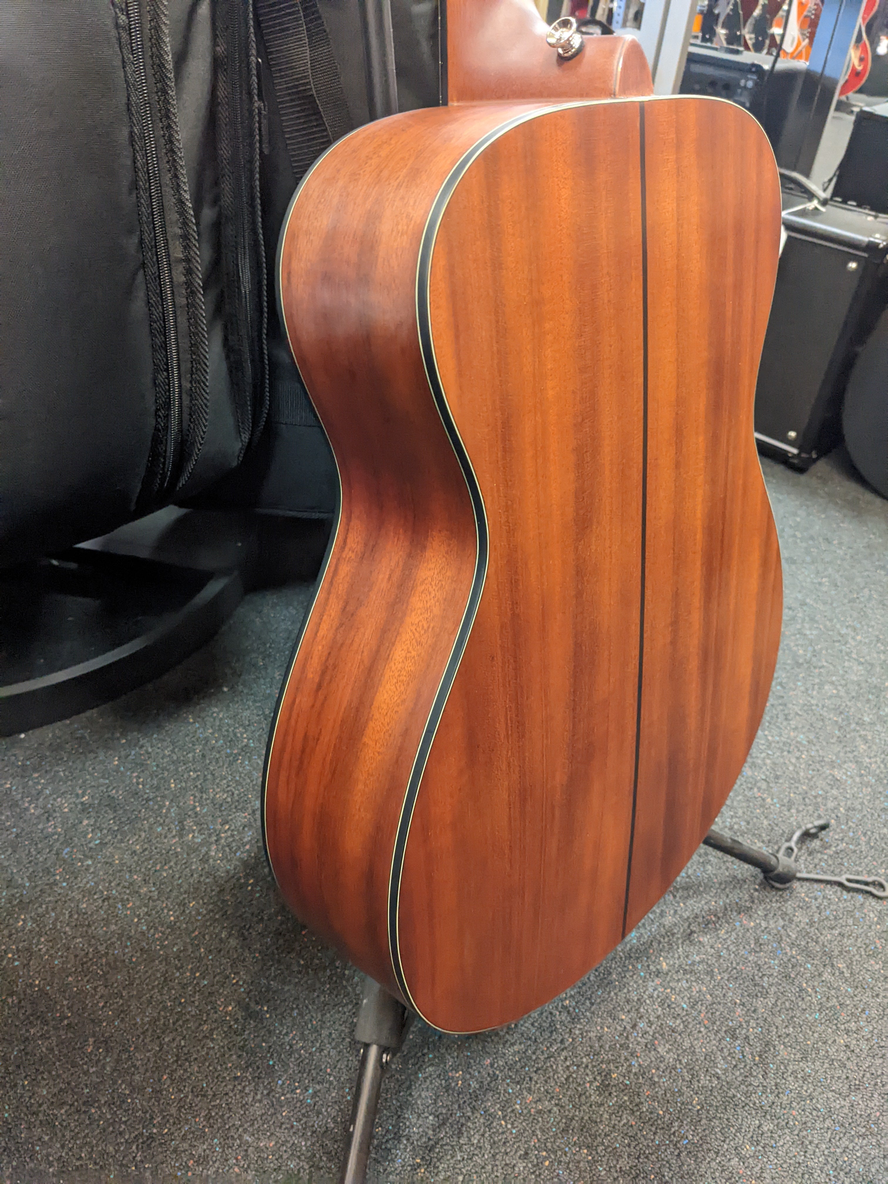 Yamaha Red Label FSX5 acoustic-electric guitar — Atmosfeel preamp controls