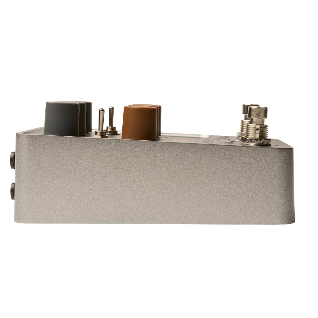Universal Audio OX Stomp speaker emulator pedal — rear jacks view