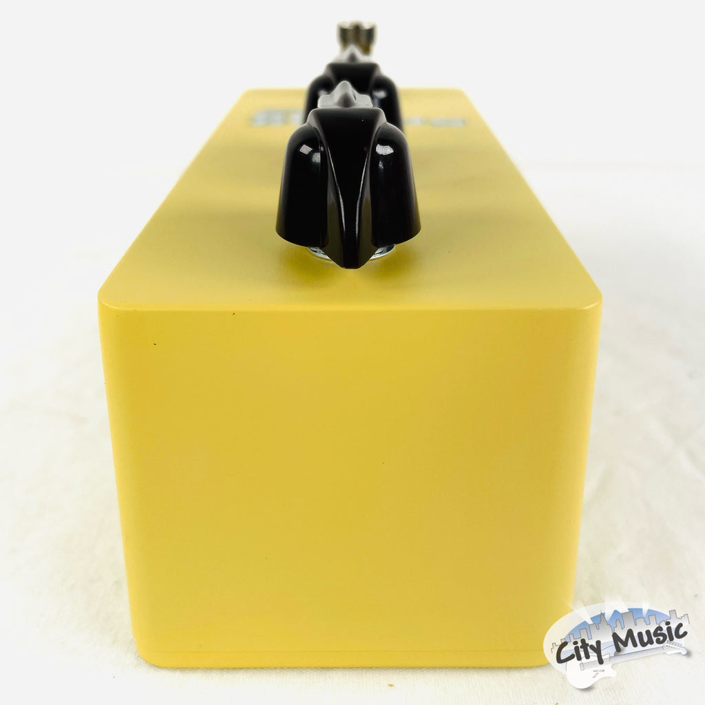 Used Danelectro Spring King Junior yellow reverb pedal — input jacks