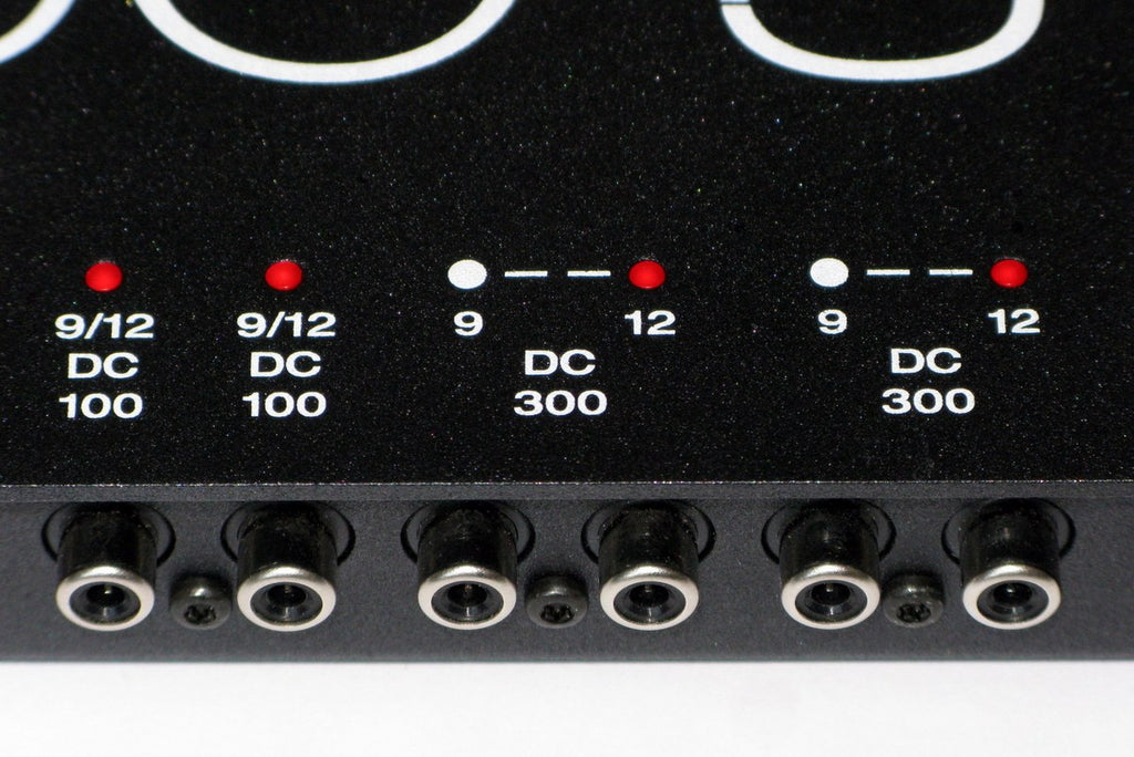 CIOKS DC8 pedal power supply — rear panel and voltage switch