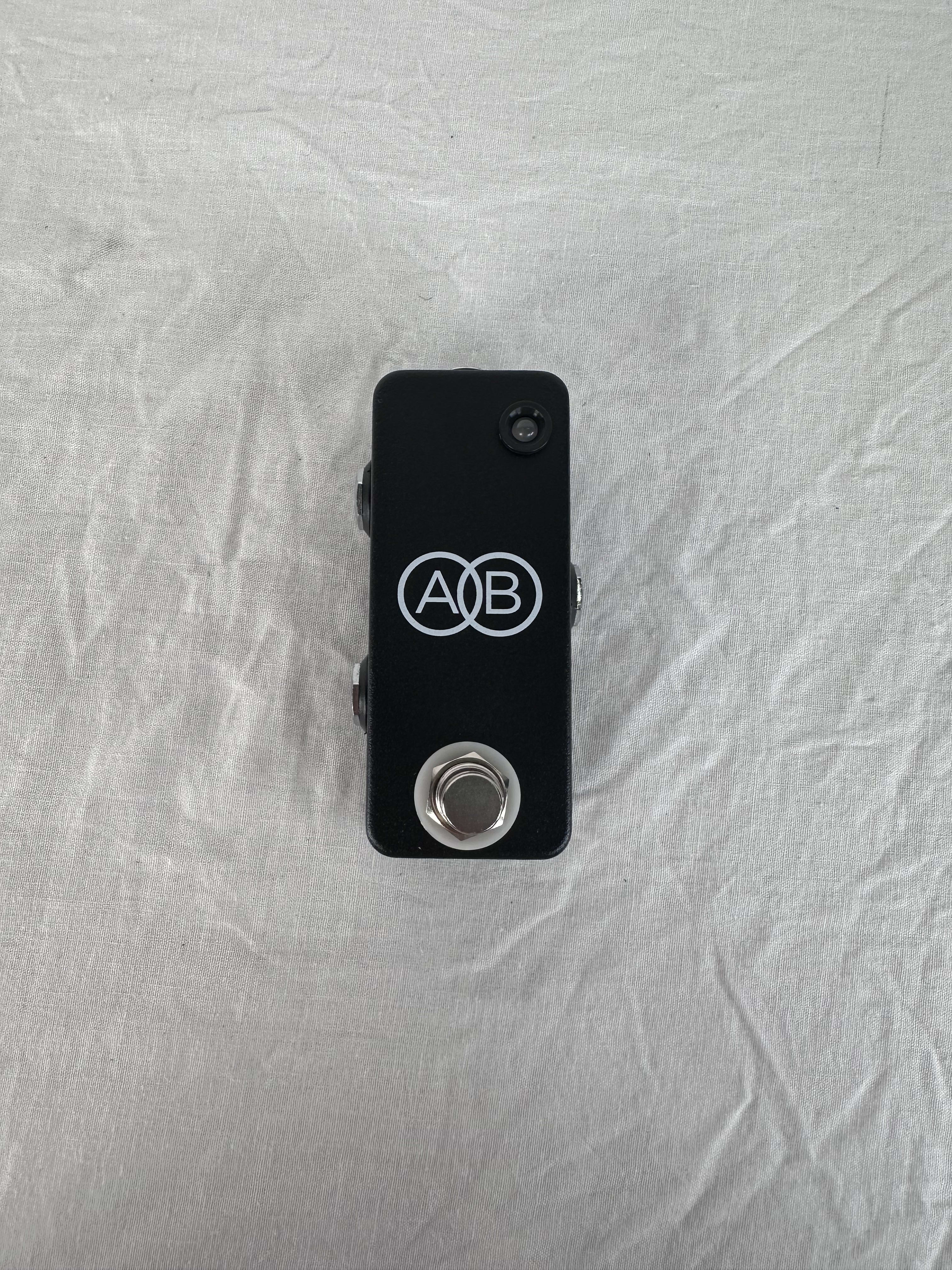 Used JHS Mini A/B Switch