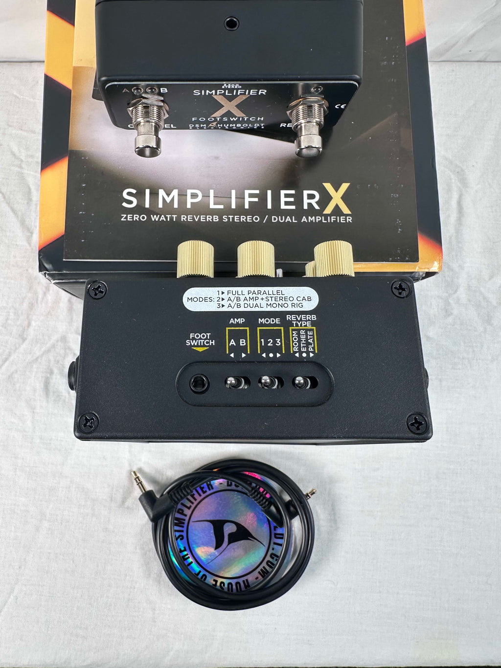 DSM & Humboldt Simplifier X dual amp simulator — side view
